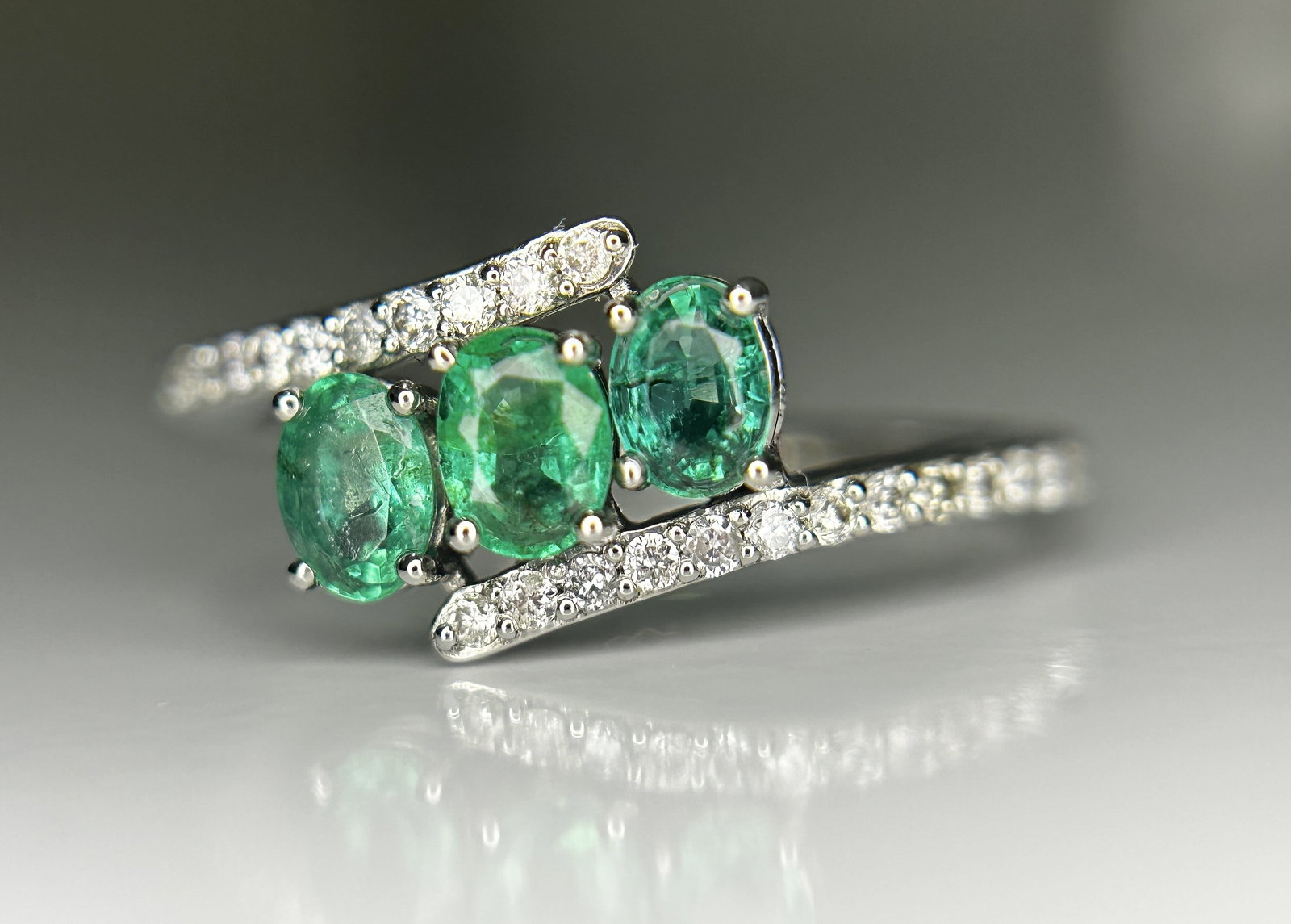 Beautiful 0.62Ct Natural Emerald Ring With Natural Diamonds & Platinum 950 - 3