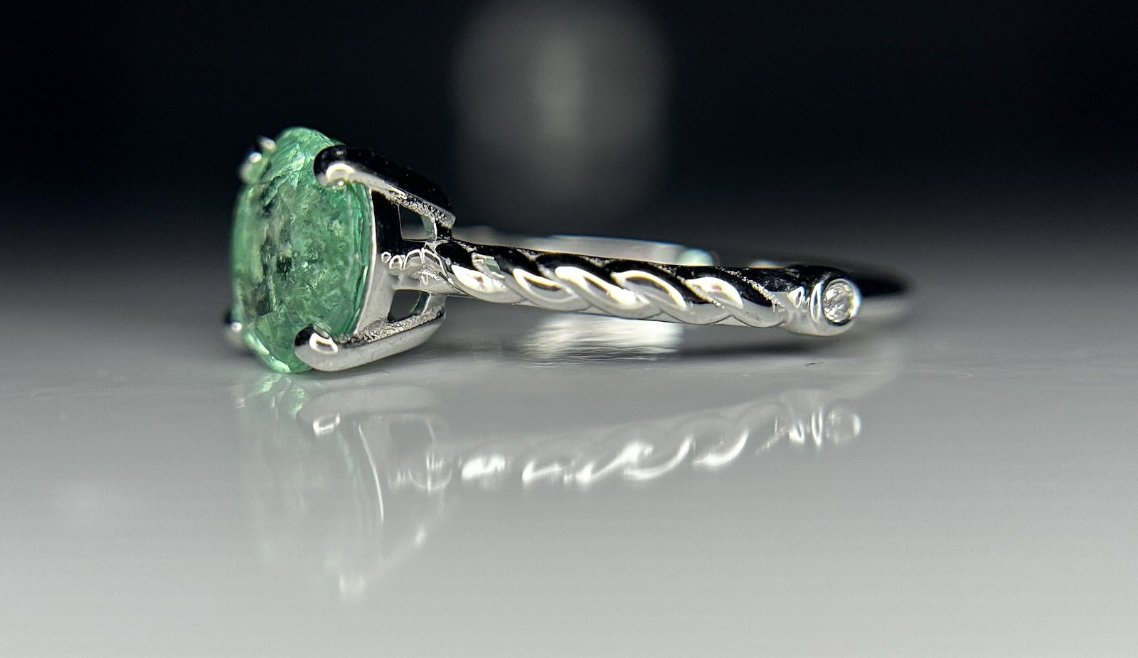 Beautiful 1.35ct Natural Emerald With Natural Diamonds & 18k Gold - 5