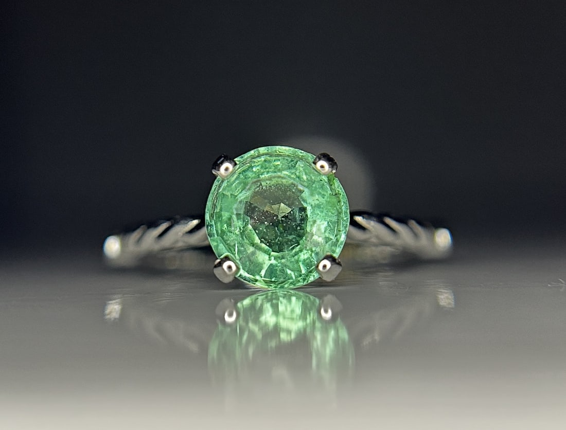 Beautiful 1.35ct Natural Emerald With Natural Diamonds & 18k Gold - 9