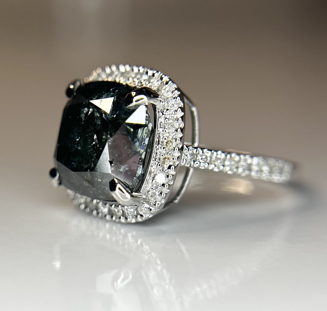 Beautiful 6.24ct Natural Solitaire Green Diamond & 18k Gold - 2