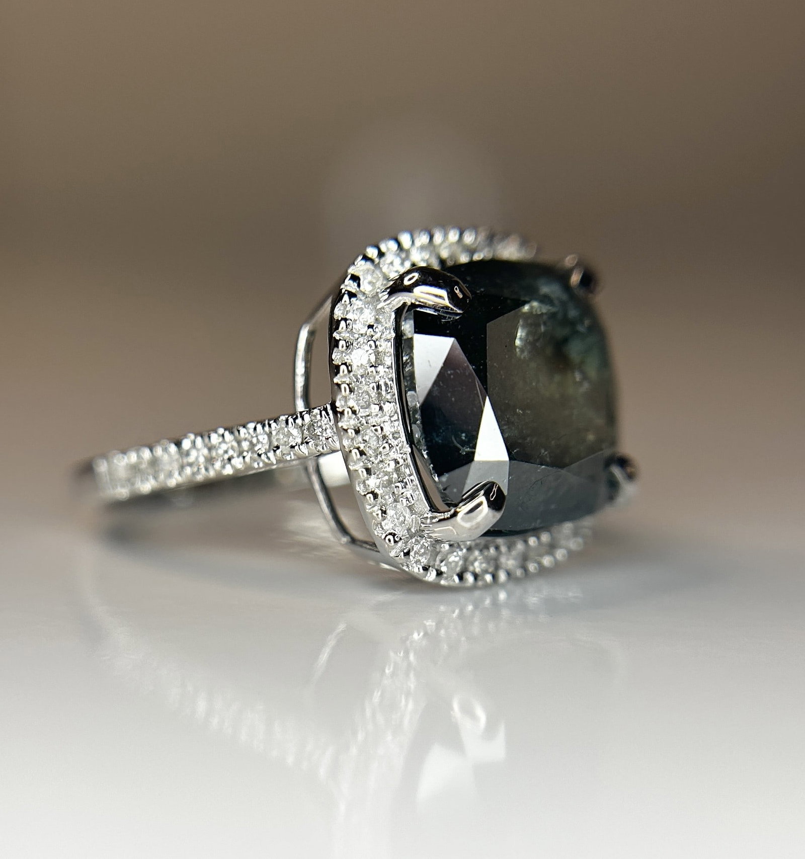 Beautiful 6.24ct Natural Solitaire Green Diamond & 18k Gold - 6