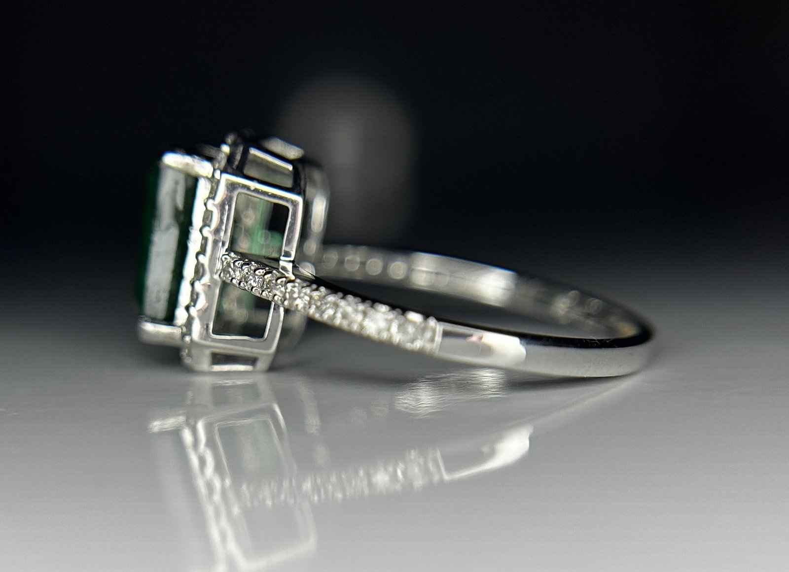 Beautiful 2.67ct Natural Columbian Emerald With Natural Diamonds & 18k Gold - 5