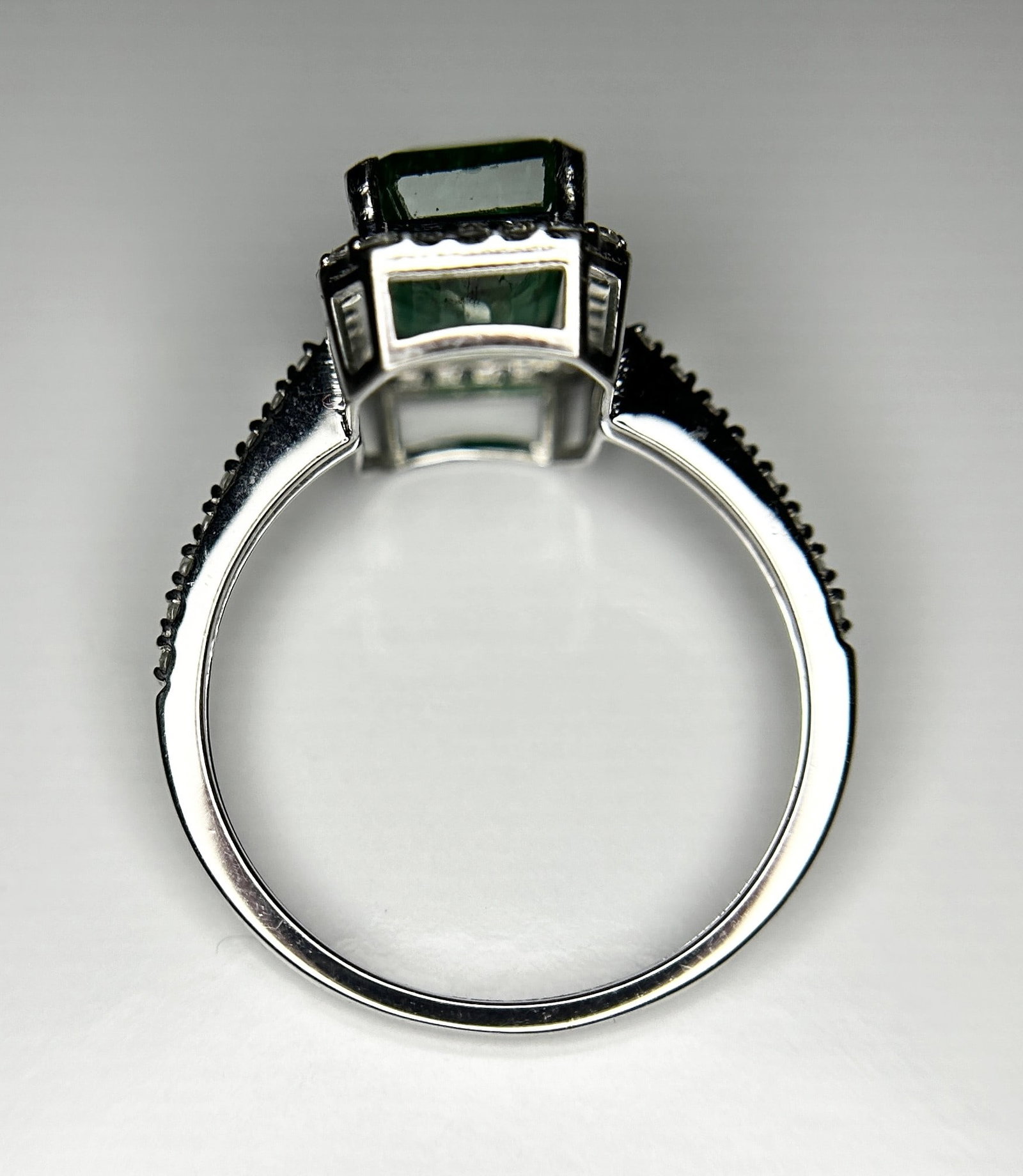 Beautiful 2.67ct Natural Columbian Emerald With Natural Diamonds & 18k Gold - 6