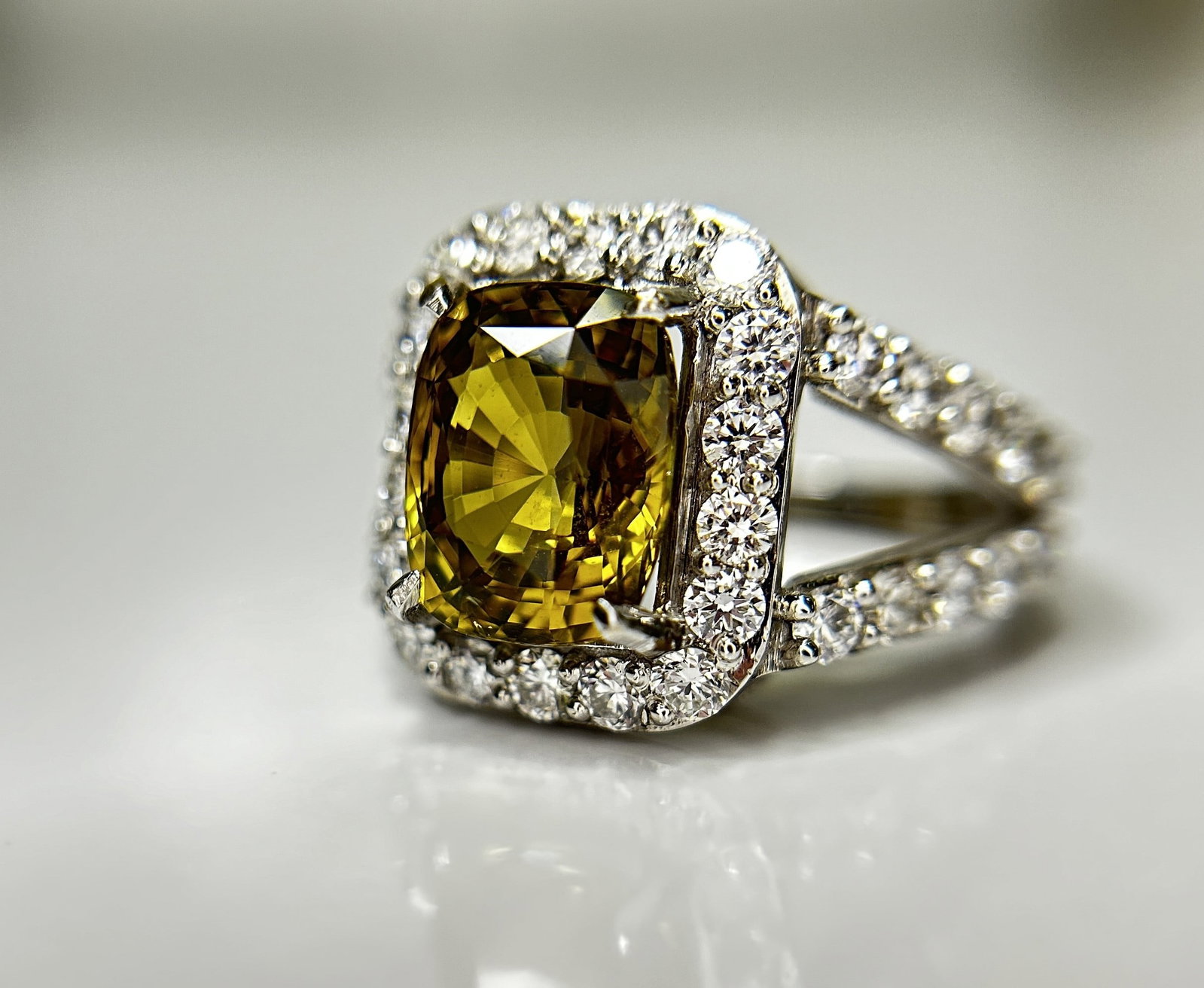 GIA Certified Natural Alexandrite 4.17ct Ring With 1.55 Cts Diamond & 18k White - 5