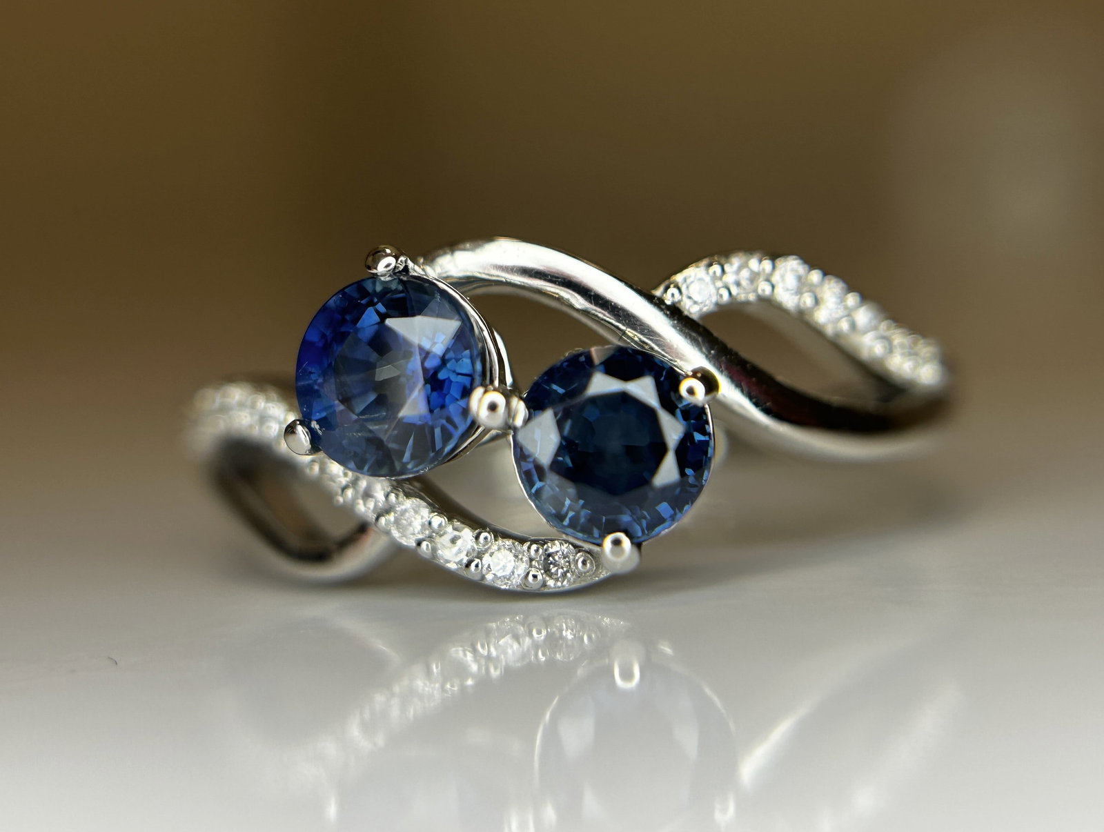 Beautiful 1.05 CT Unheated Ceylon Blue Sapphire Diamonds & 950 Platinum - 2