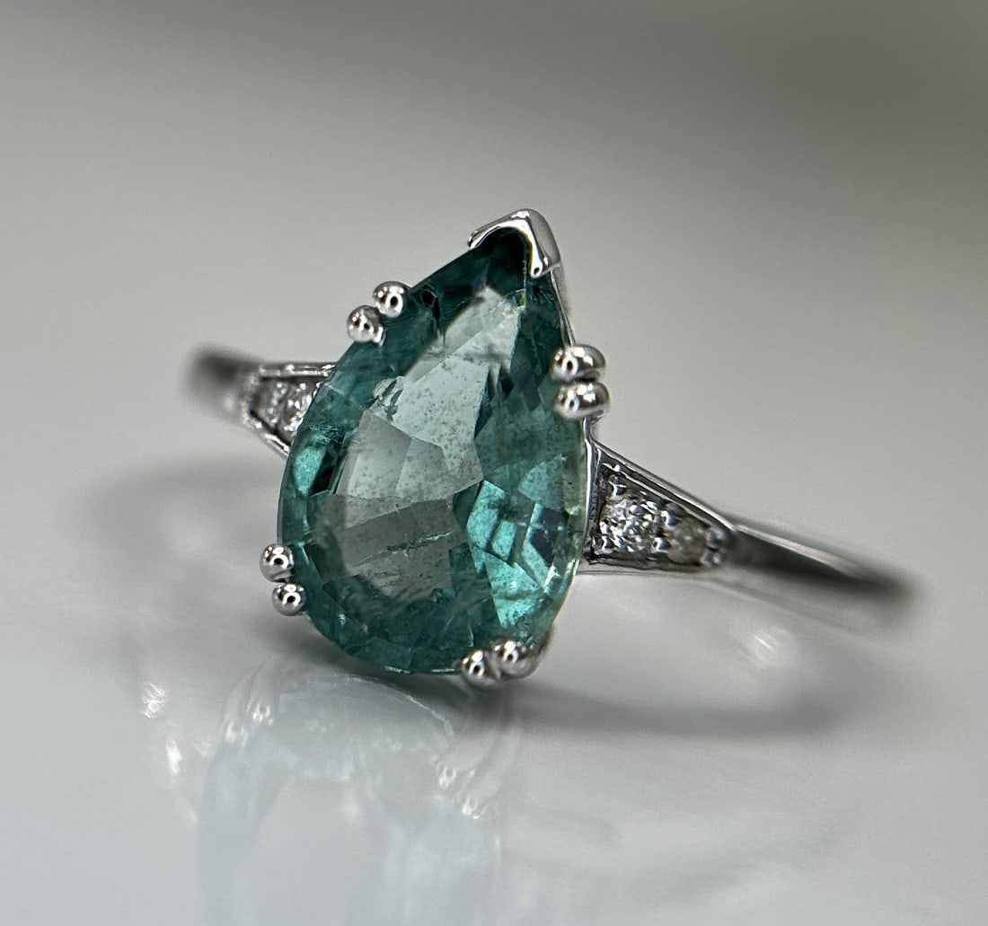 Beautiful Natural Emerald 1.81 CT With Natural Diamonds & 18k Gold - 11