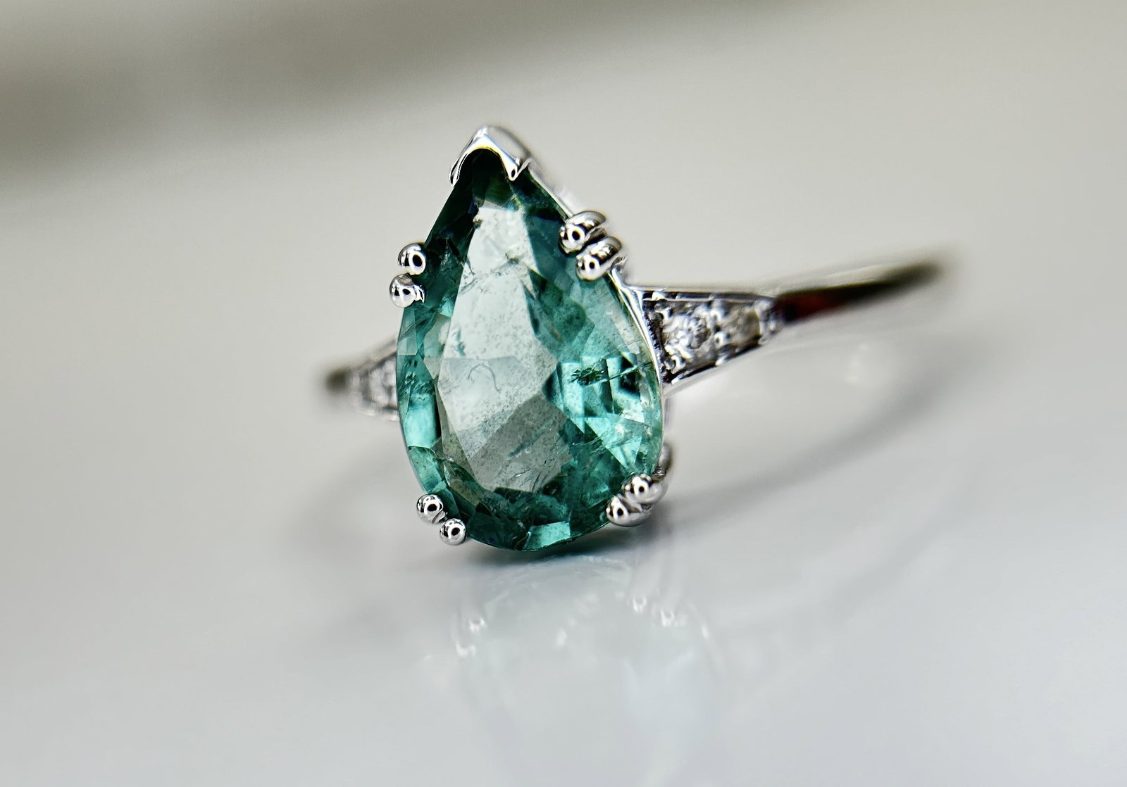 Beautiful Natural Emerald 1.81 CT With Natural Diamonds & 18k Gold - 2