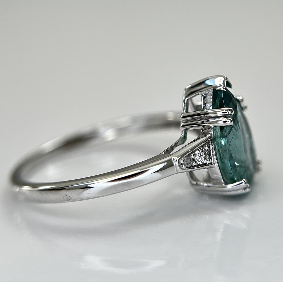 Beautiful Natural Emerald 1.81 CT With Natural Diamonds & 18k Gold - 7