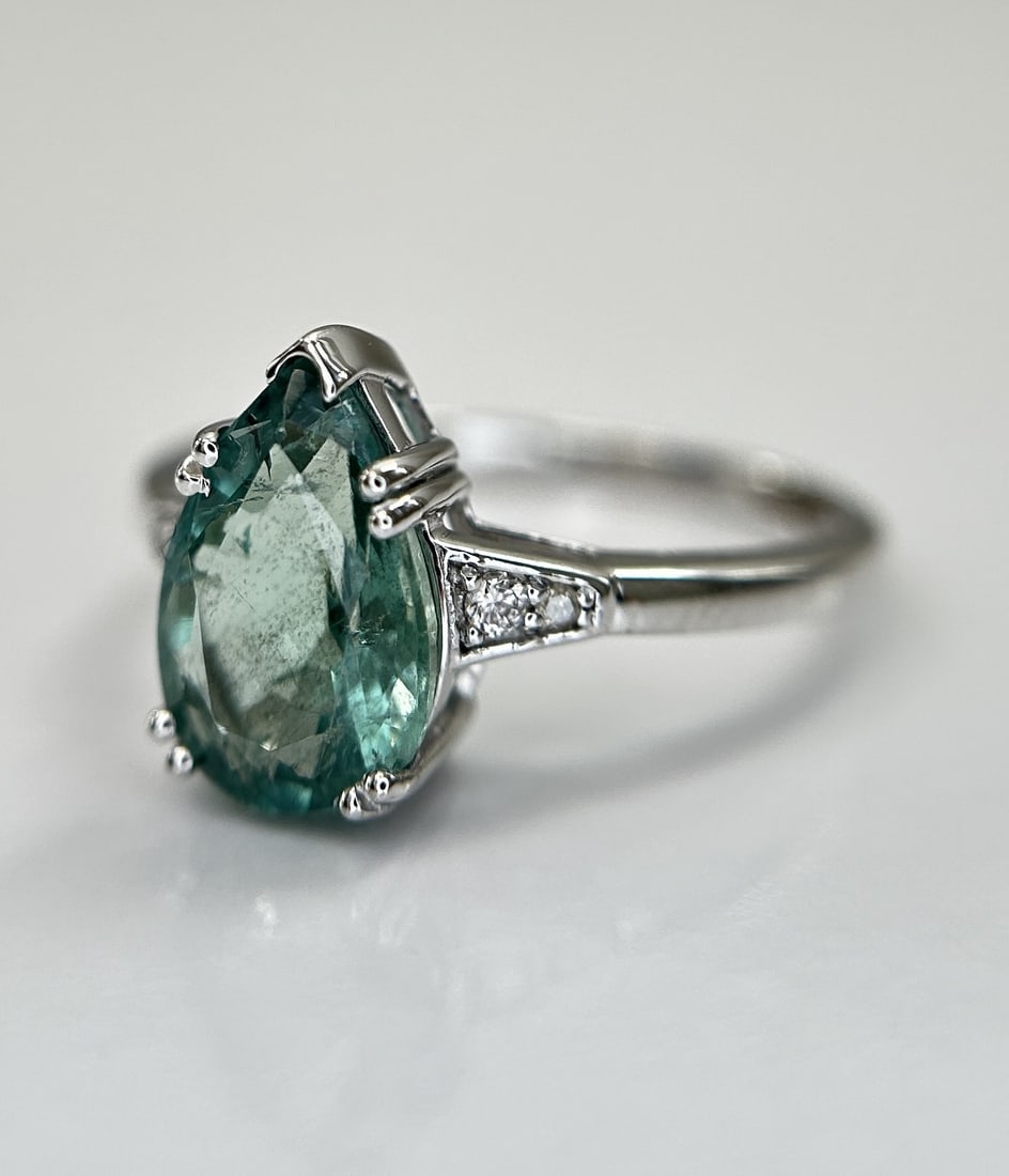 Beautiful Natural Emerald 1.81 CT With Natural Diamonds & 18k Gold - 8