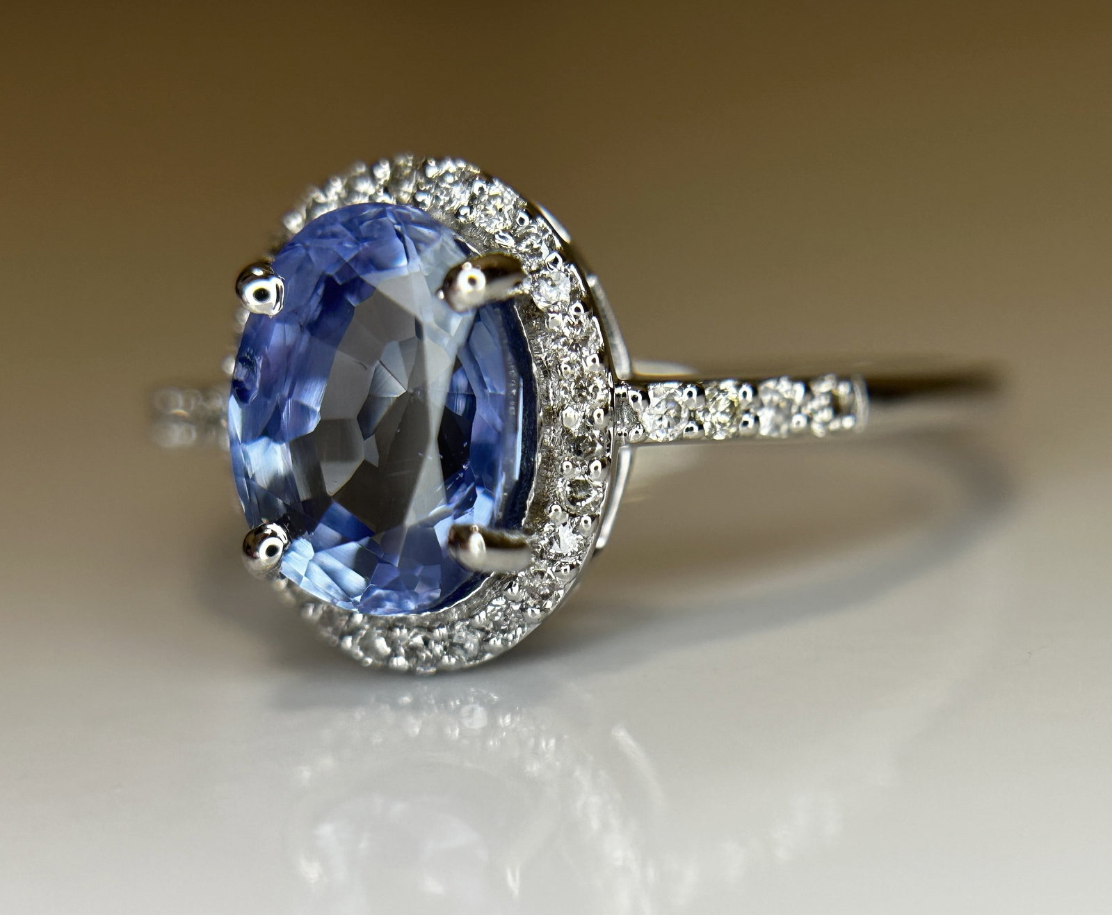 Beautiful 1.73CT Unheated Ceylon Cornflour Blue Sapphire Diamonds & 18k Gold - 3