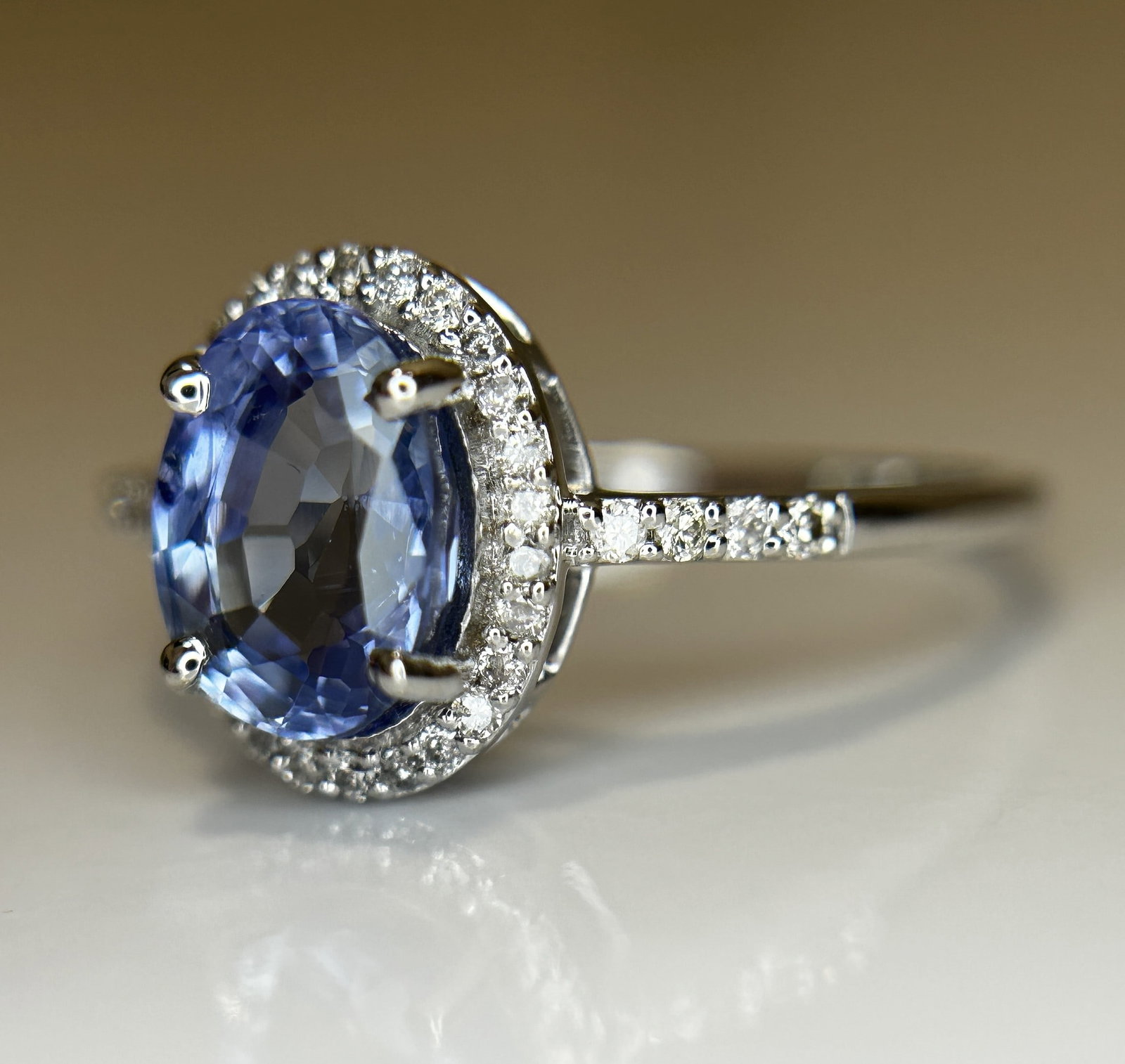 Beautiful 1.73CT Unheated Ceylon Cornflour Blue Sapphire Diamonds & 18k Gold - 4