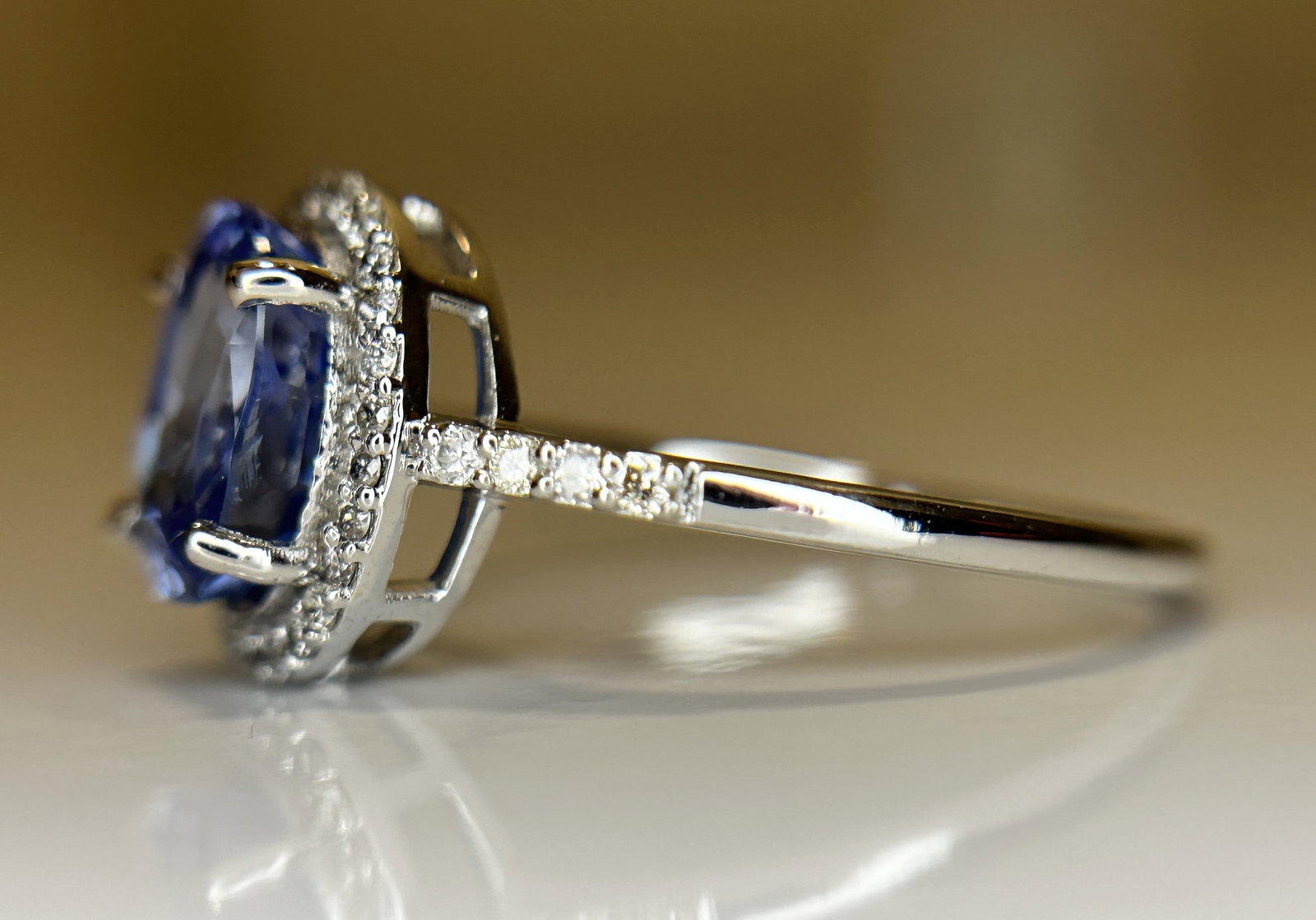 Beautiful 1.73CT Unheated Ceylon Cornflour Blue Sapphire Diamonds & 18k Gold - 5