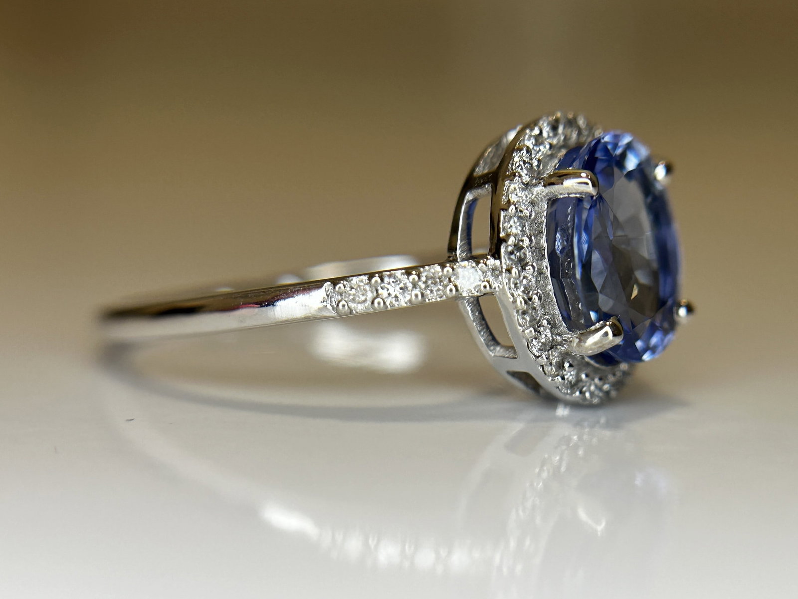 Beautiful 1.73CT Unheated Ceylon Cornflour Blue Sapphire Diamonds & 18k Gold - 8