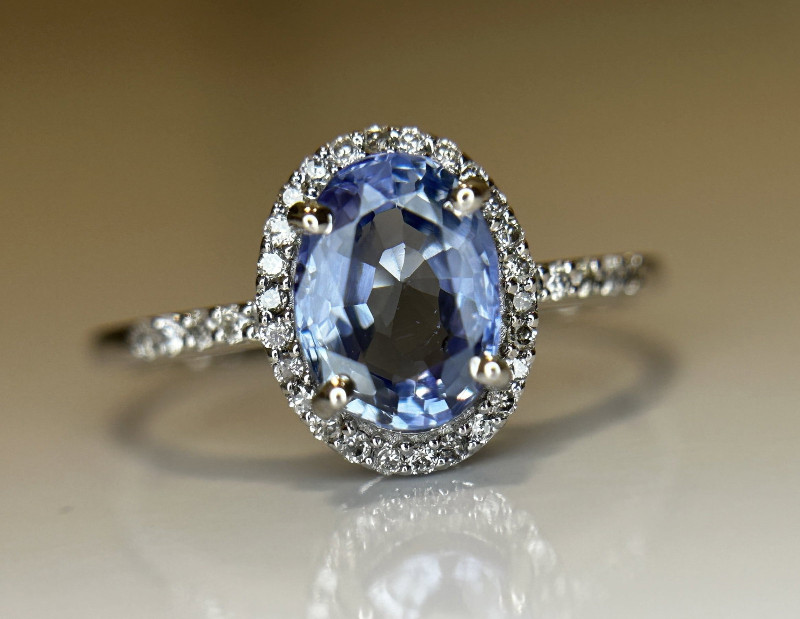 Beautiful 1.73CT Unheated Ceylon Cornflour Blue Sapphire Diamonds & 18k Gold - 9