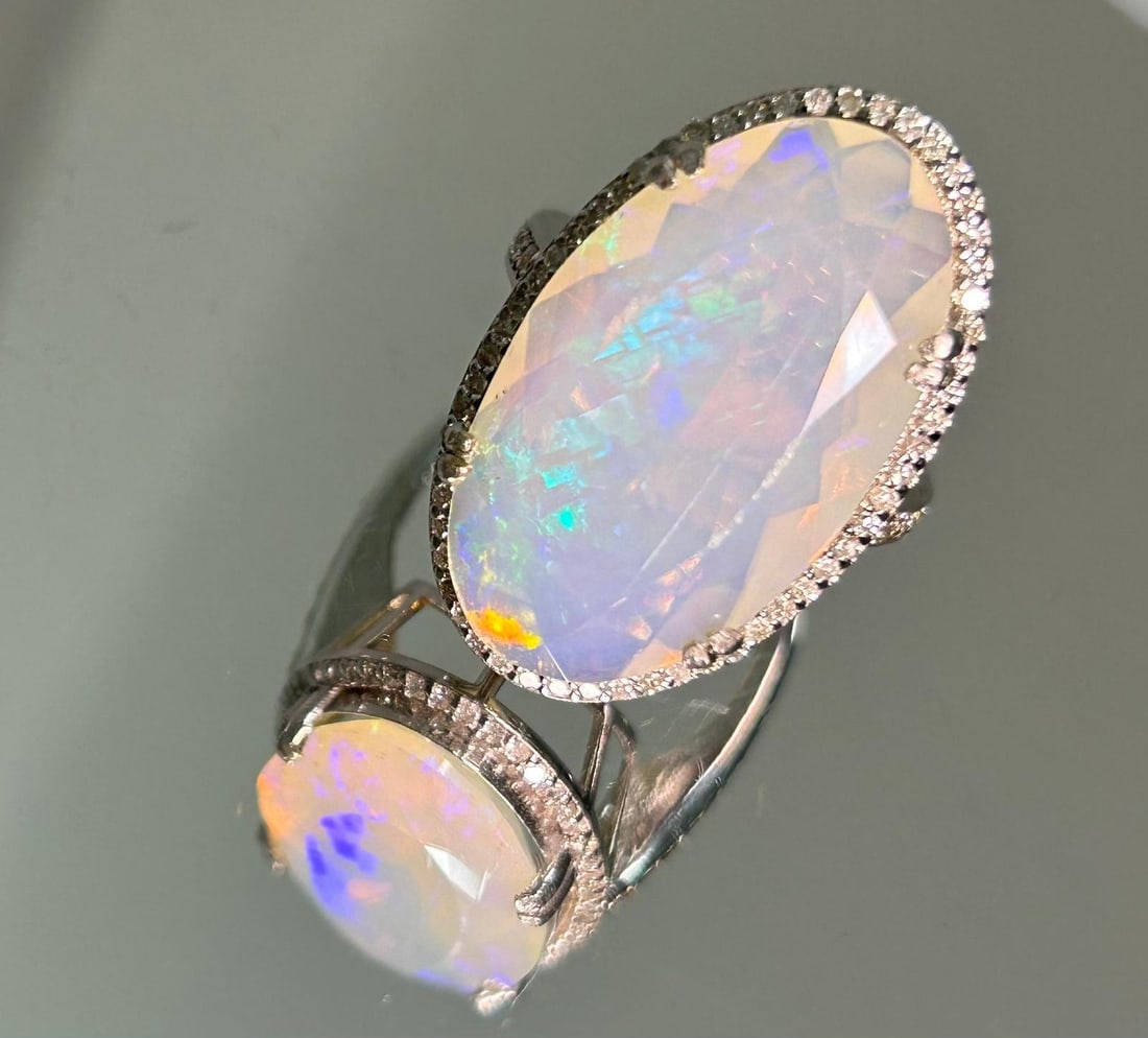 Beautiful Faceted 7.74 CT Natural Opal Ring With Natural Diamond & 18k Gold - 3