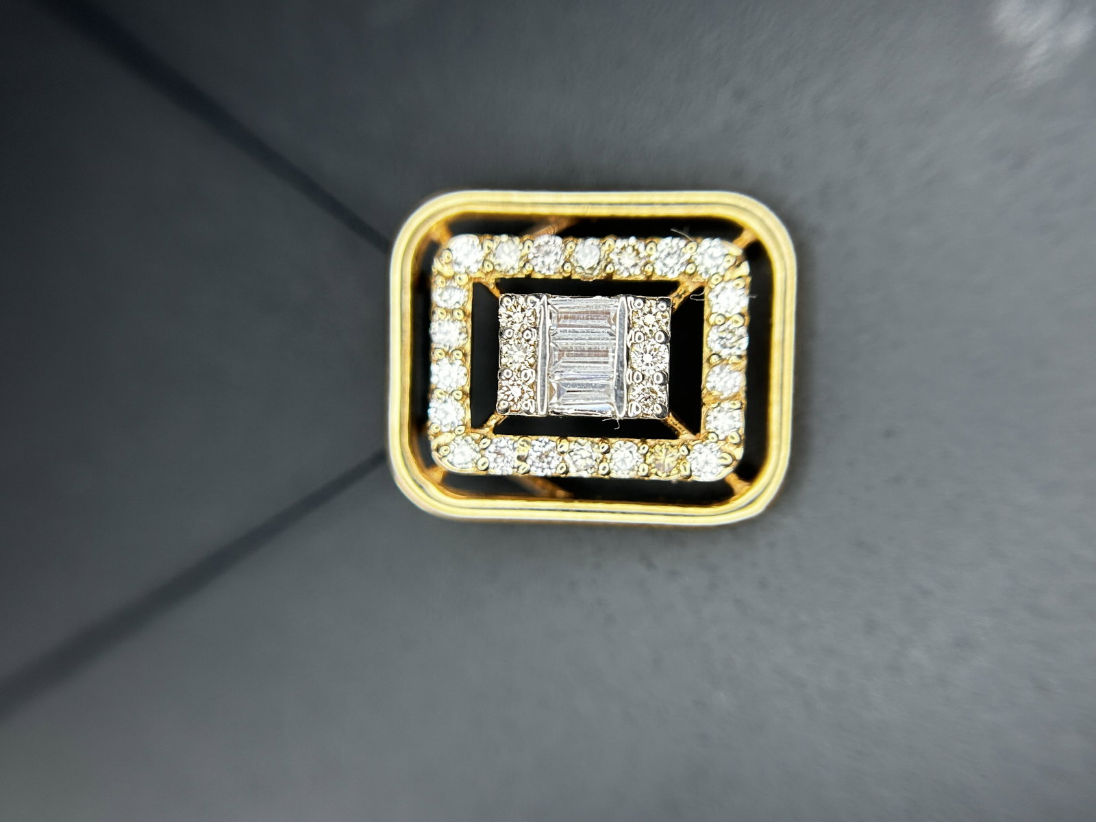 Beautiful Natural 0.40 CT Diamond Pendant With 18k Yellow Gold - 2
