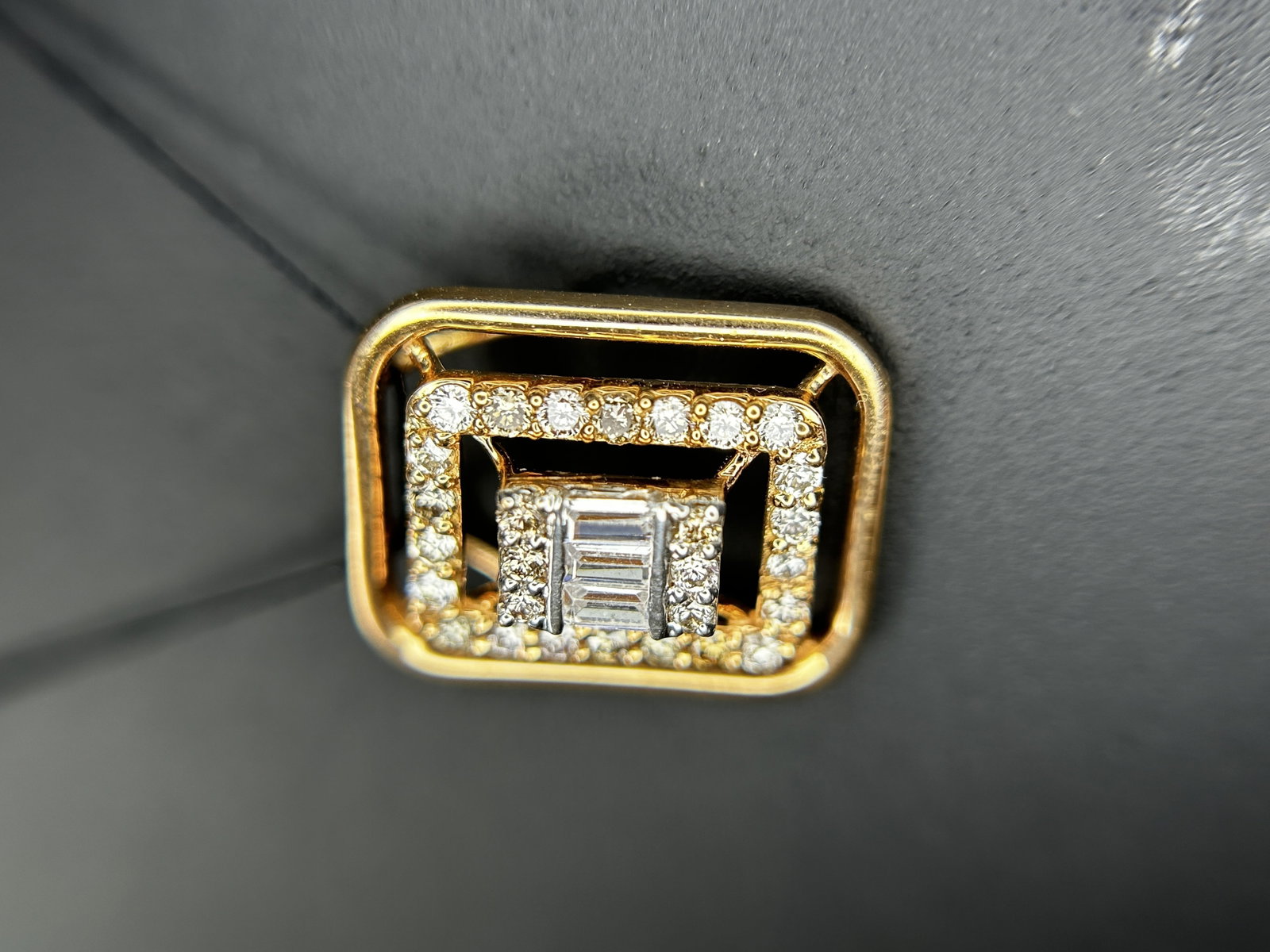 Beautiful Natural 0.40 CT Diamond Pendant With 18k Yellow Gold - 9