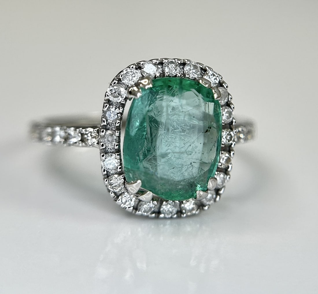 Beautiful Natural Emerald 2.42 CT With Natural Diamonds & 18k Gold (1 of 9)