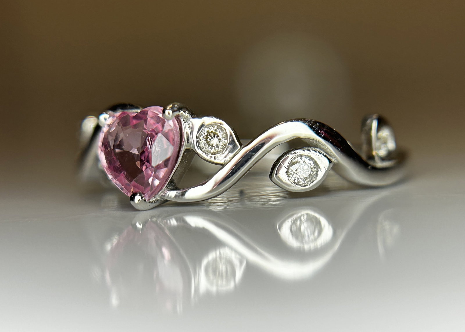 Beautiful 0.48ct Heart Shape Unheated Ceylon Pink Sapphire Diamonds & 950 Platinum - 3