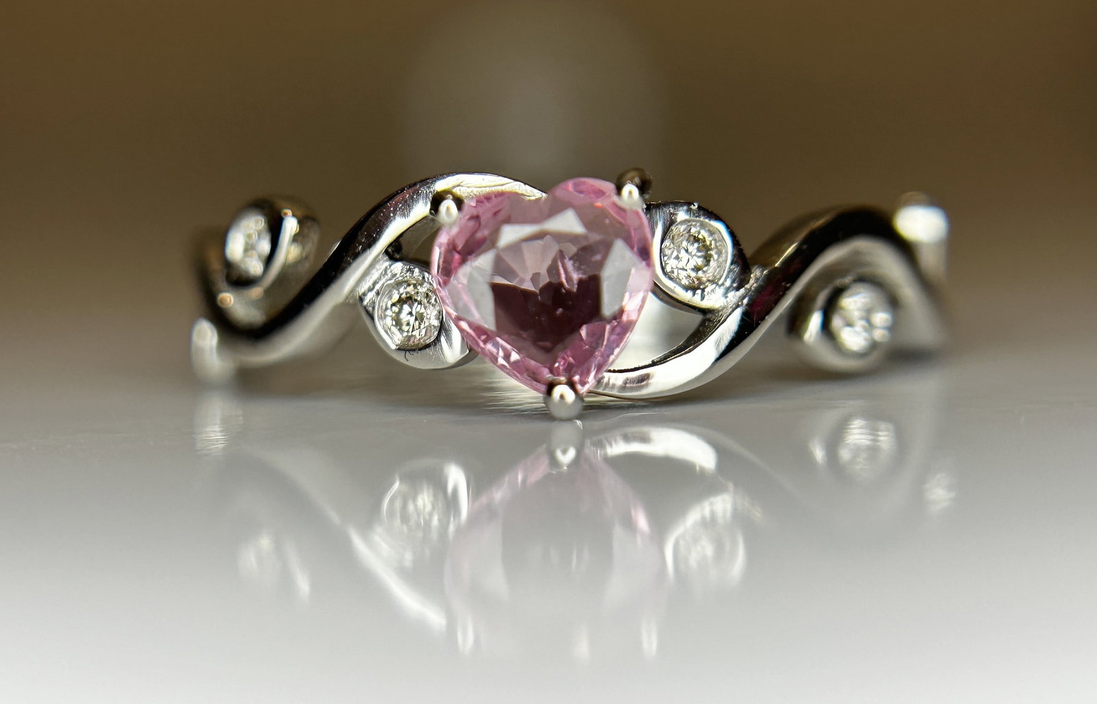 Beautiful 0.48ct Heart Shape Unheated Ceylon Pink Sapphire Diamonds & 950 Platinum - 4