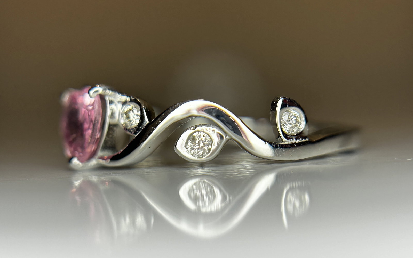Beautiful 0.48ct Heart Shape Unheated Ceylon Pink Sapphire Diamonds & 950 Platinum - 5
