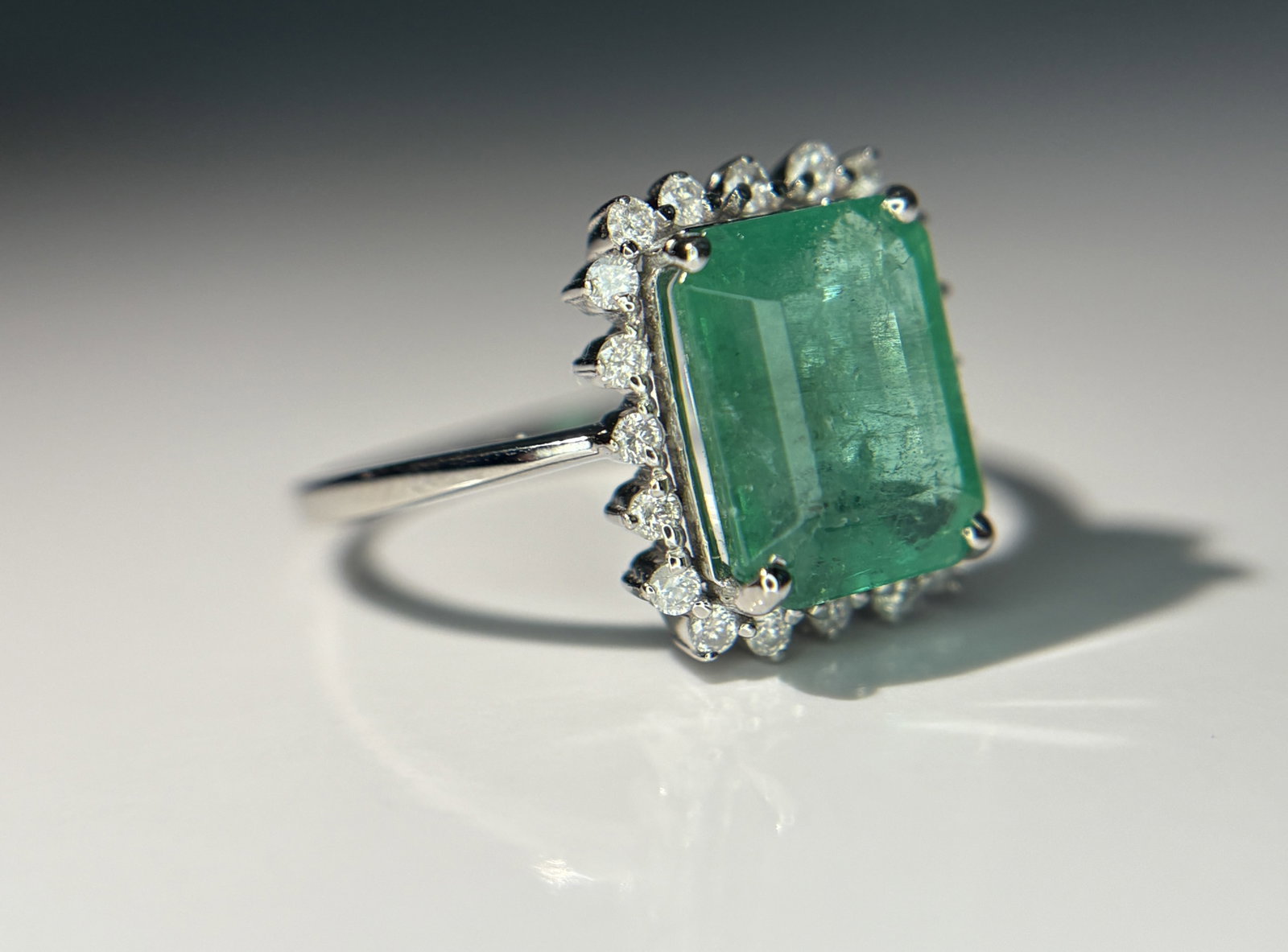 Beautiful 2.90 CT Natural Emerald Ring With Natural Diamonds & Platinum 950 - 10