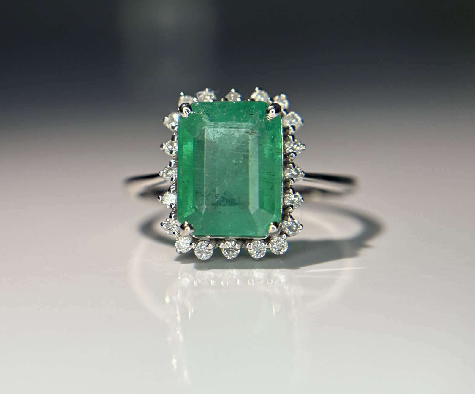 Beautiful 2.90 CT Natural Emerald Ring With Natural Diamonds & Platinum 950 - 2