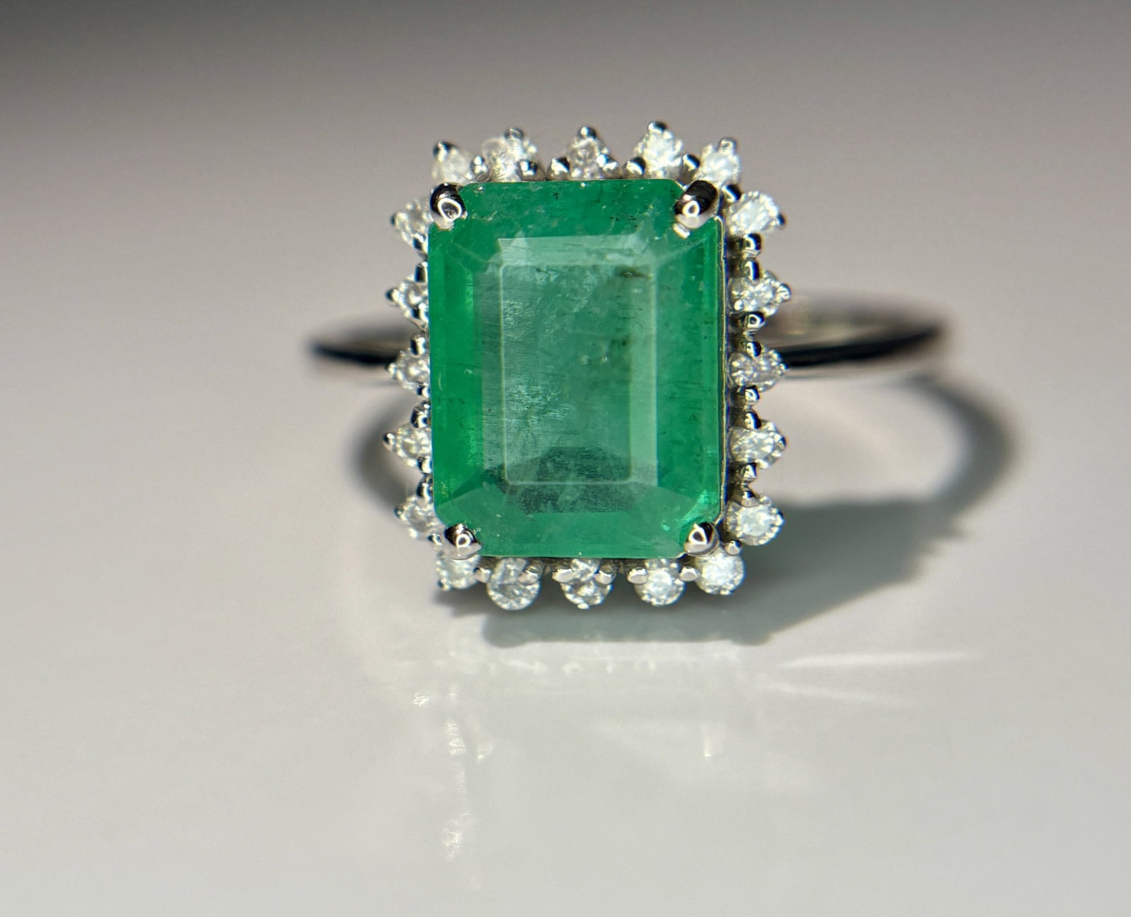 Beautiful 2.90 CT Natural Emerald Ring With Natural Diamonds & Platinum 950 - 3