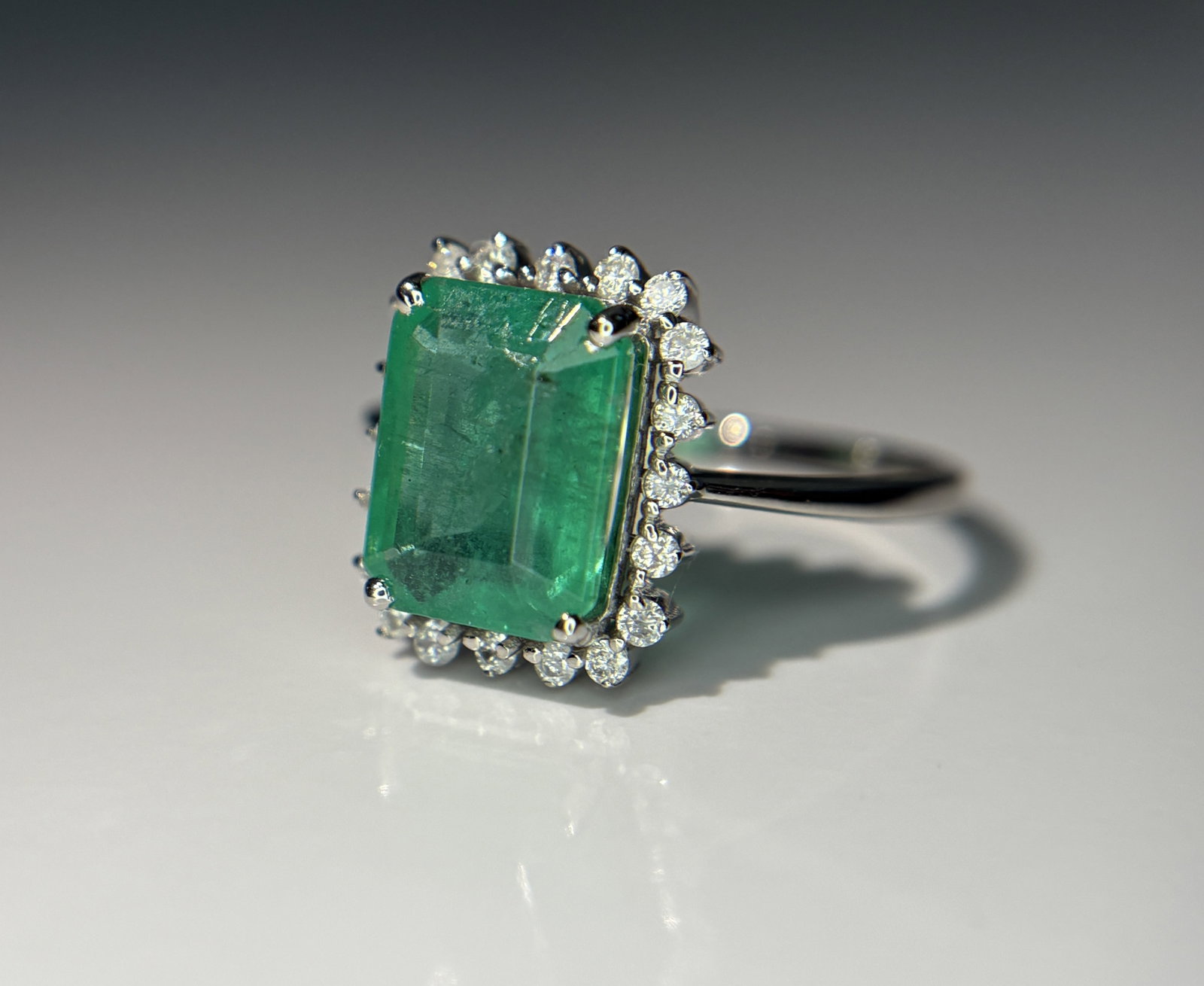 Beautiful 2.90 CT Natural Emerald Ring With Natural Diamonds & Platinum 950 - 7