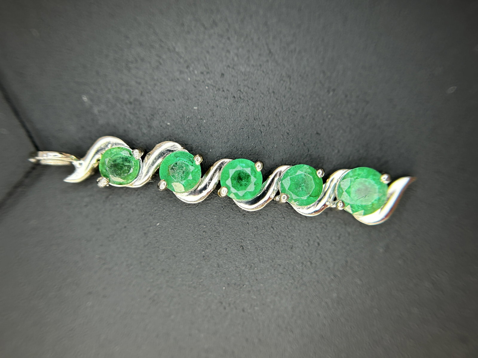 Beautiful 1.17ct Natural Emerald Pendant With Platinum 950 - 11