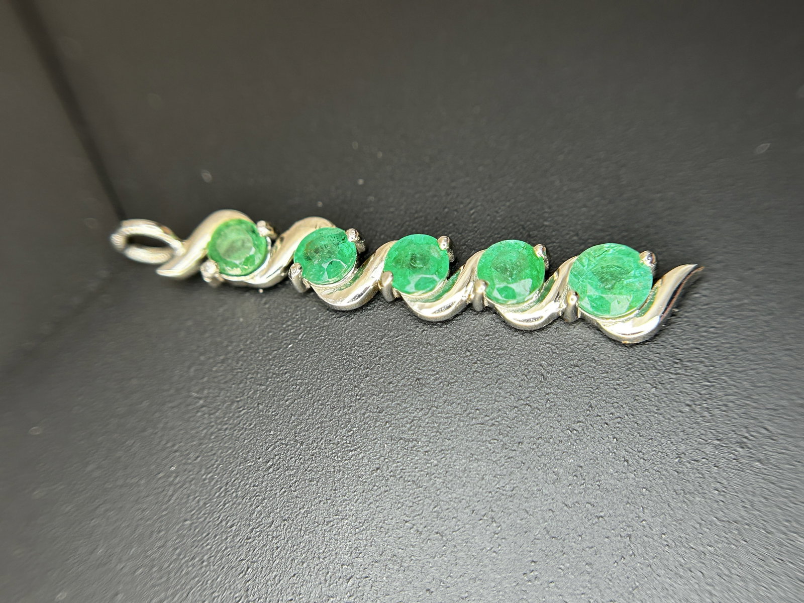 Beautiful 1.17ct Natural Emerald Pendant With Platinum 950 - 4
