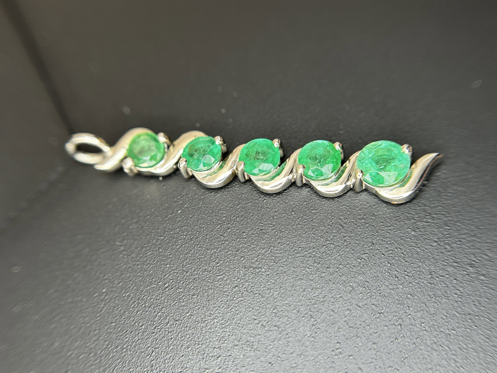 Beautiful 1.17ct Natural Emerald Pendant With Platinum 950 - 5