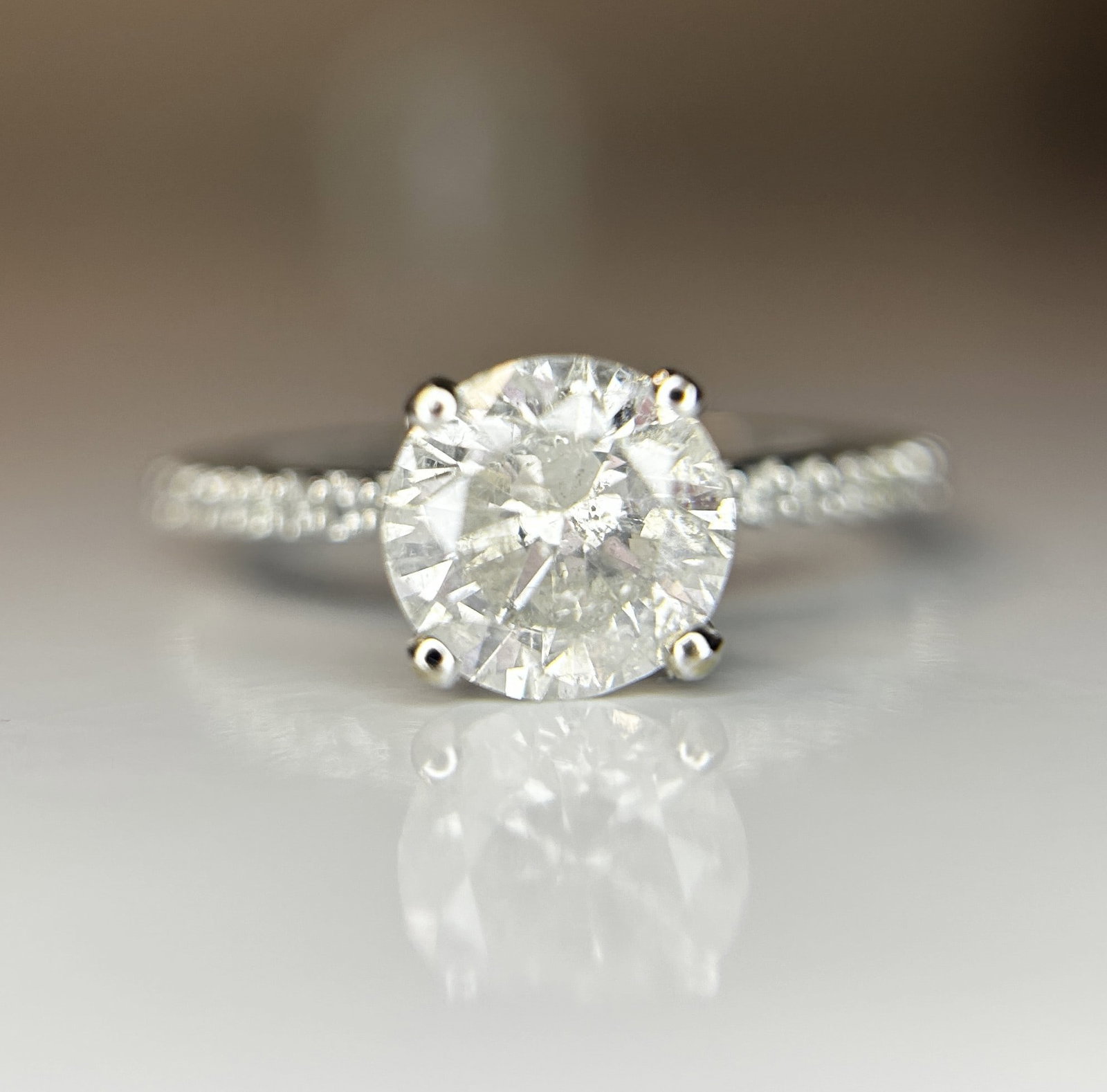 Beautiful 1.82ct Untreated Natural Solitaire Diamond & 18k Gold: Title: Beautiful 1.82ct Untreated Natural Solitaire Diamond & 18k Gold Description: Beautiful 1.82ct Untreated Natural Solitaire Diamond & 18k Gold Description: Total Carat Wei