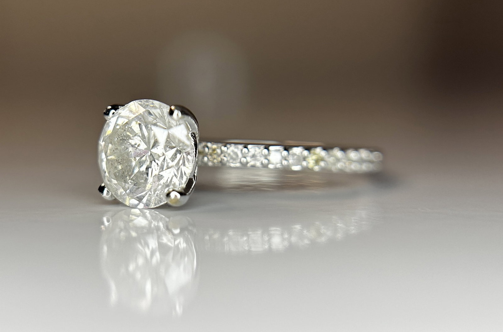 Beautiful 1.82ct Untreated Natural Solitaire Diamond & 18k Gold - 2