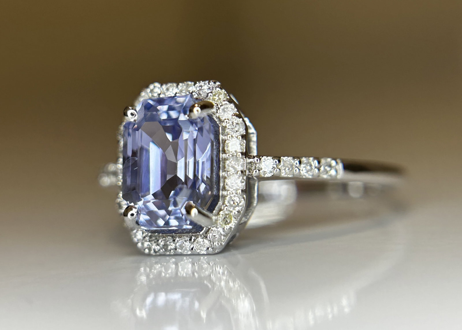 Beautiful 1.75 CT Unheated Ceylon Cornflour Blue Sapphire Diamonds & 18k Gold - 6