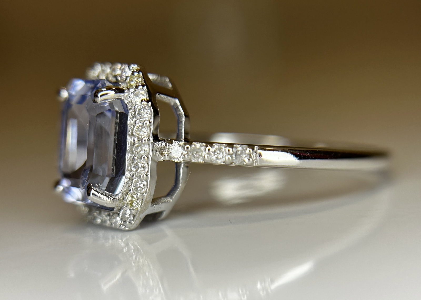 Beautiful 1.75 CT Unheated Ceylon Cornflour Blue Sapphire Diamonds & 18k Gold - 8
