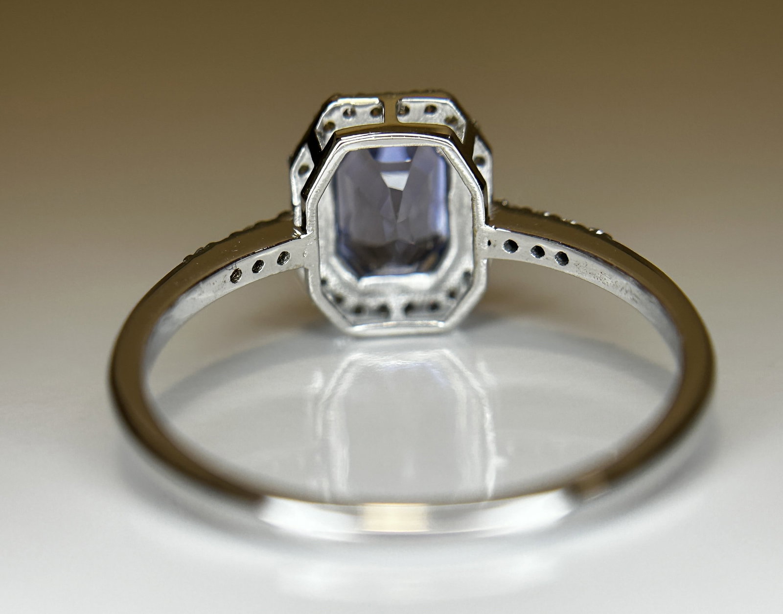 Beautiful 1.75 CT Unheated Ceylon Cornflour Blue Sapphire Diamonds & 18k Gold - 9