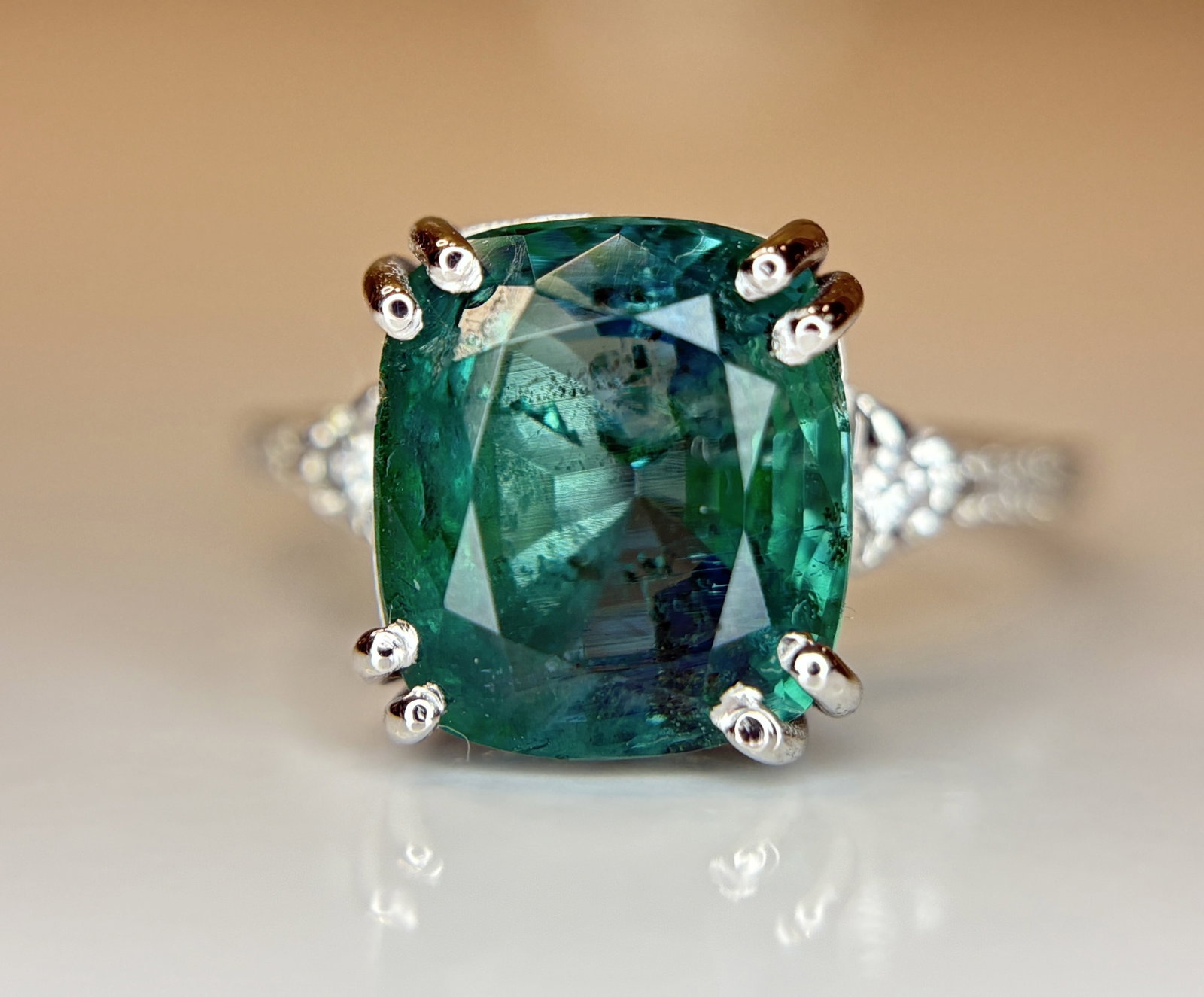 Beautiful Natural Emerald 4.75 CT With Natural Diamonds & 18k Gold (1 of 12)