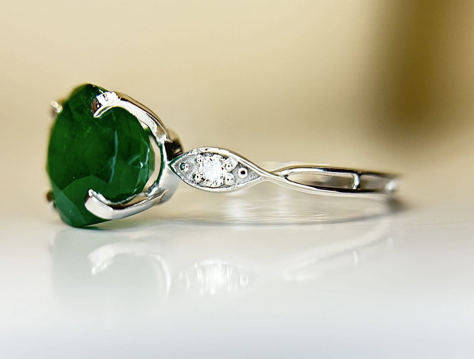 Beautiful 2.74 CT Natural Emerald Ring With Natural Diamonds & Platinum 950 - 3