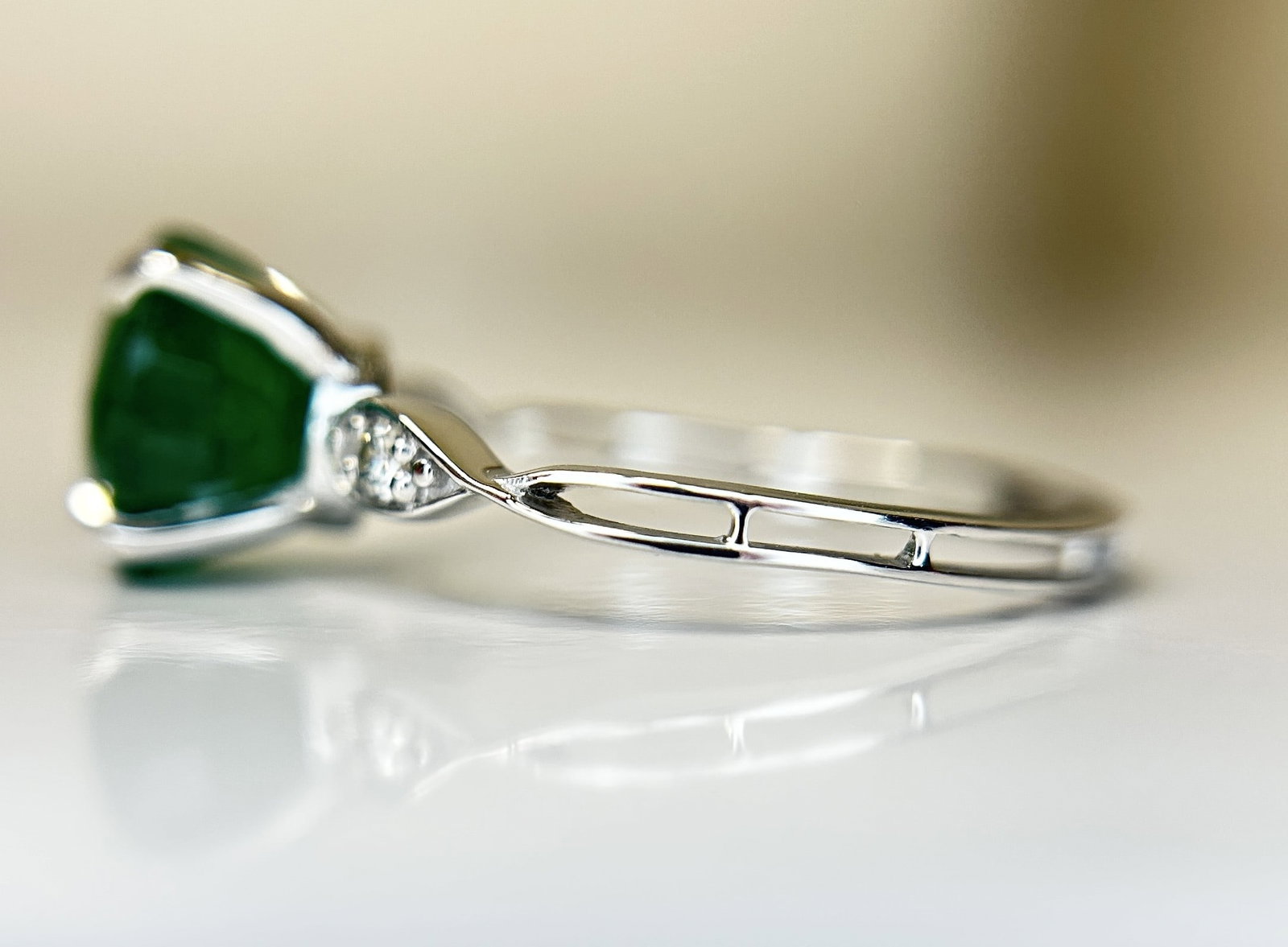 Beautiful 2.74 CT Natural Emerald Ring With Natural Diamonds & Platinum 950 - 4