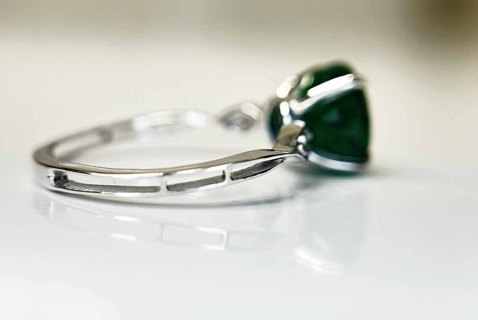 Beautiful 2.74 CT Natural Emerald Ring With Natural Diamonds & Platinum 950 - 7