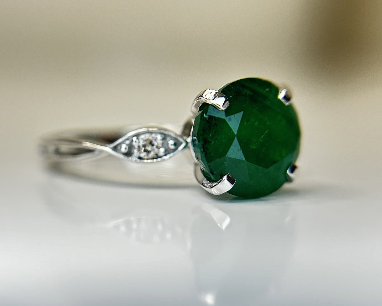 Beautiful 2.74 CT Natural Emerald Ring With Natural Diamonds & Platinum 950 - 9