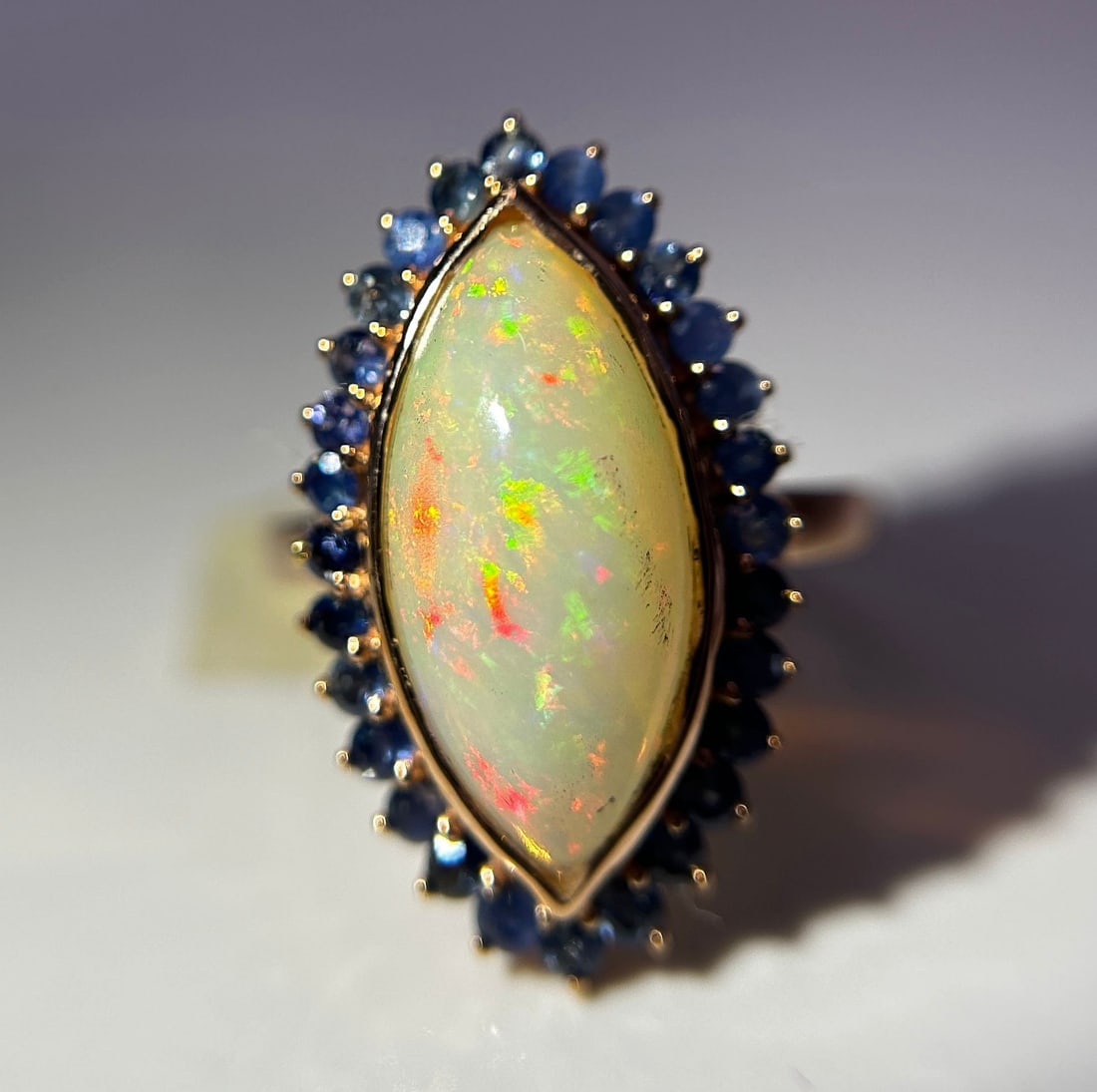 Beautiful Natural Opal Ring With Natural Blue Sapphire and 18k Gold - 2