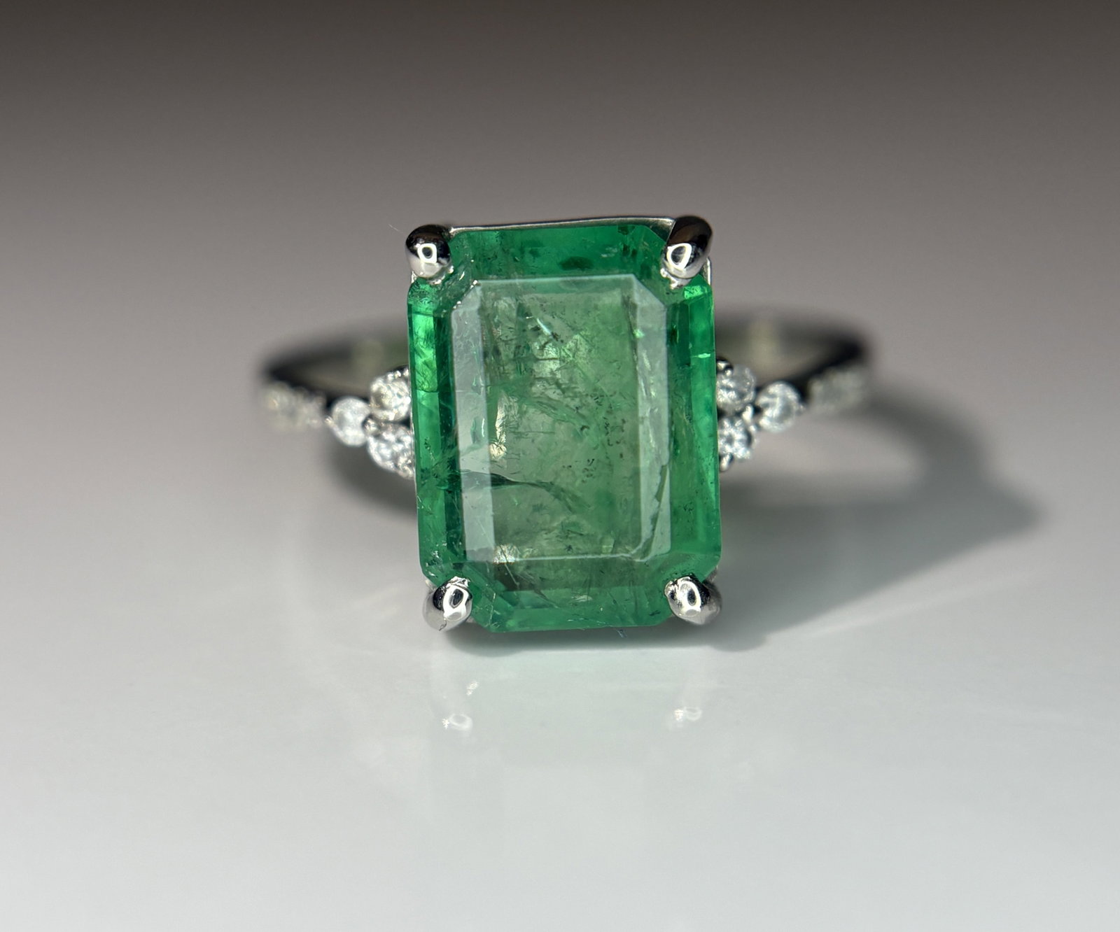 Beautiful 3.15 CT Natural Emerald Ring With Natural Diamonds & Platinum 950 - 3
