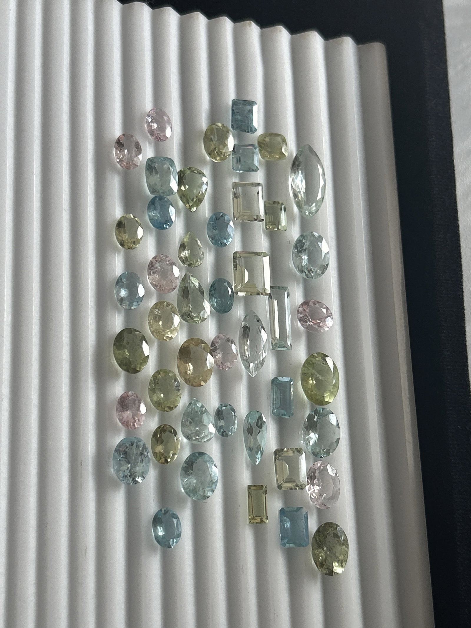 72.75ct Natural Blue and Green Aquamarine and Pink Morganite - 5
