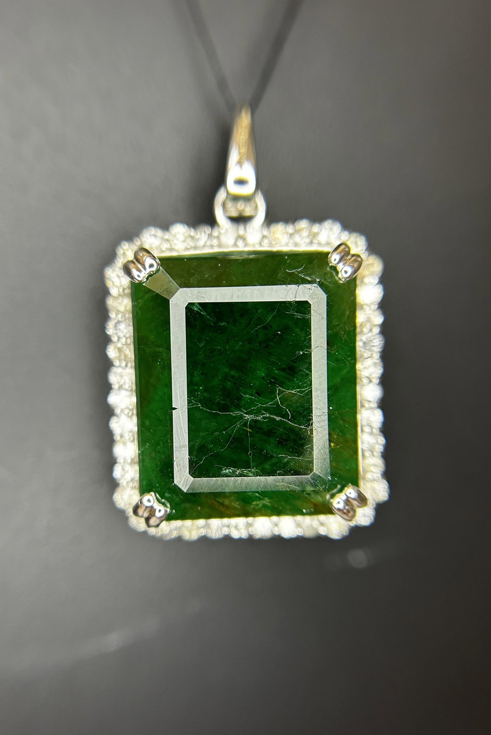 Beautiful 24.18 ct Natural Emerald With Natural Diamonds & 18k Gold (1 of 9)