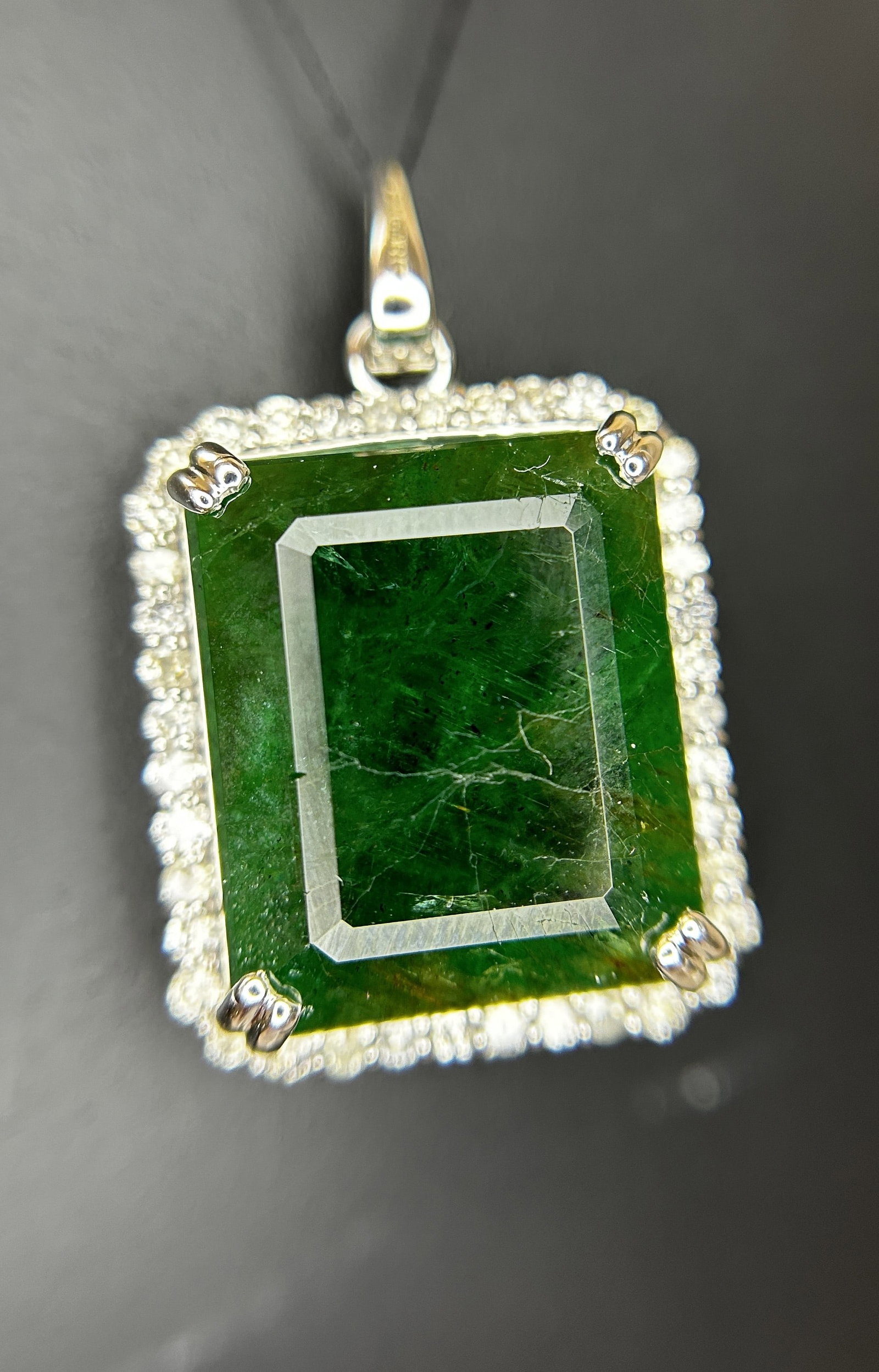 Beautiful 24.18 ct Natural Emerald With Natural Diamonds & 18k Gold - 4