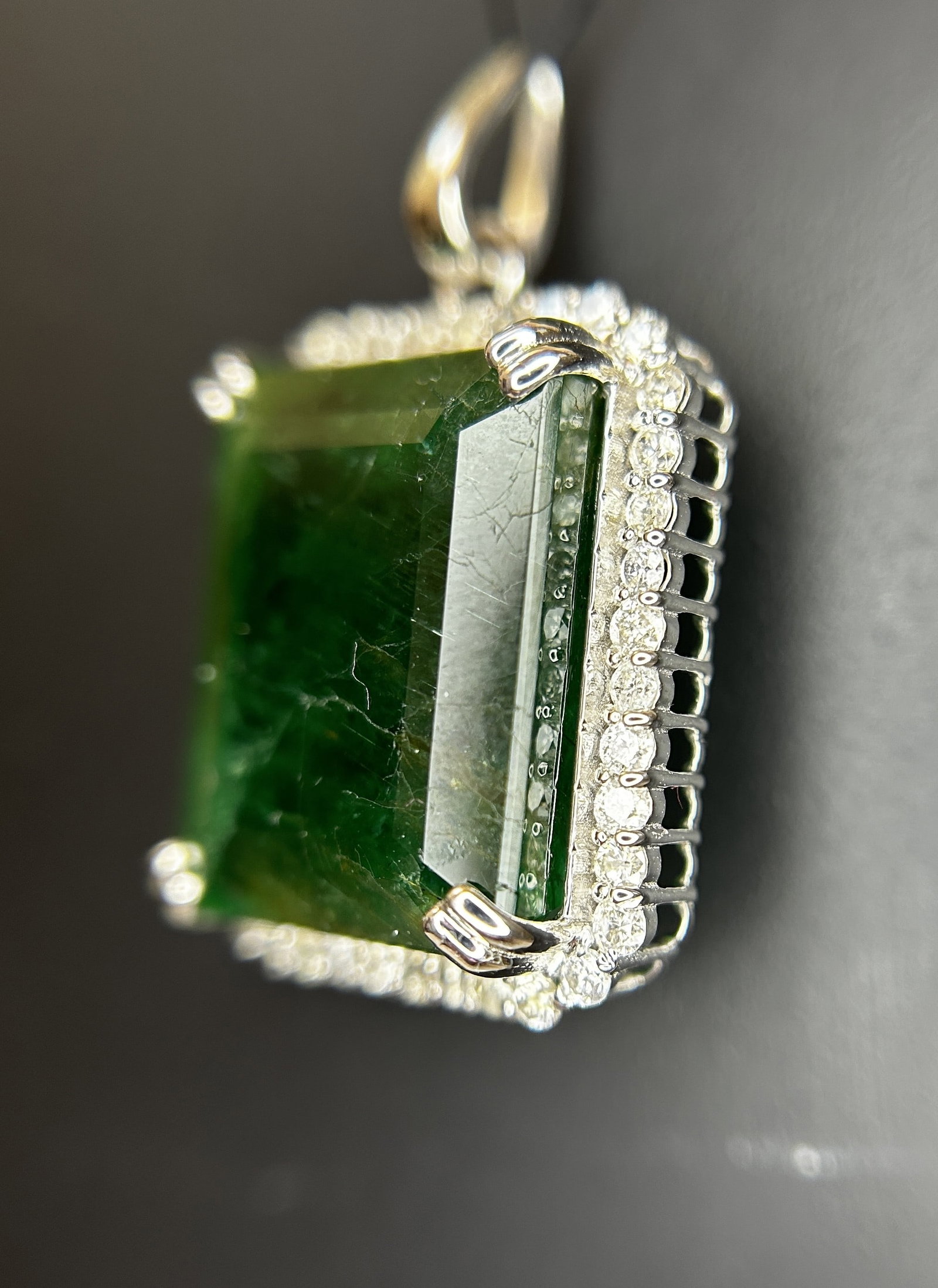 Beautiful 24.18 ct Natural Emerald With Natural Diamonds & 18k Gold - 5
