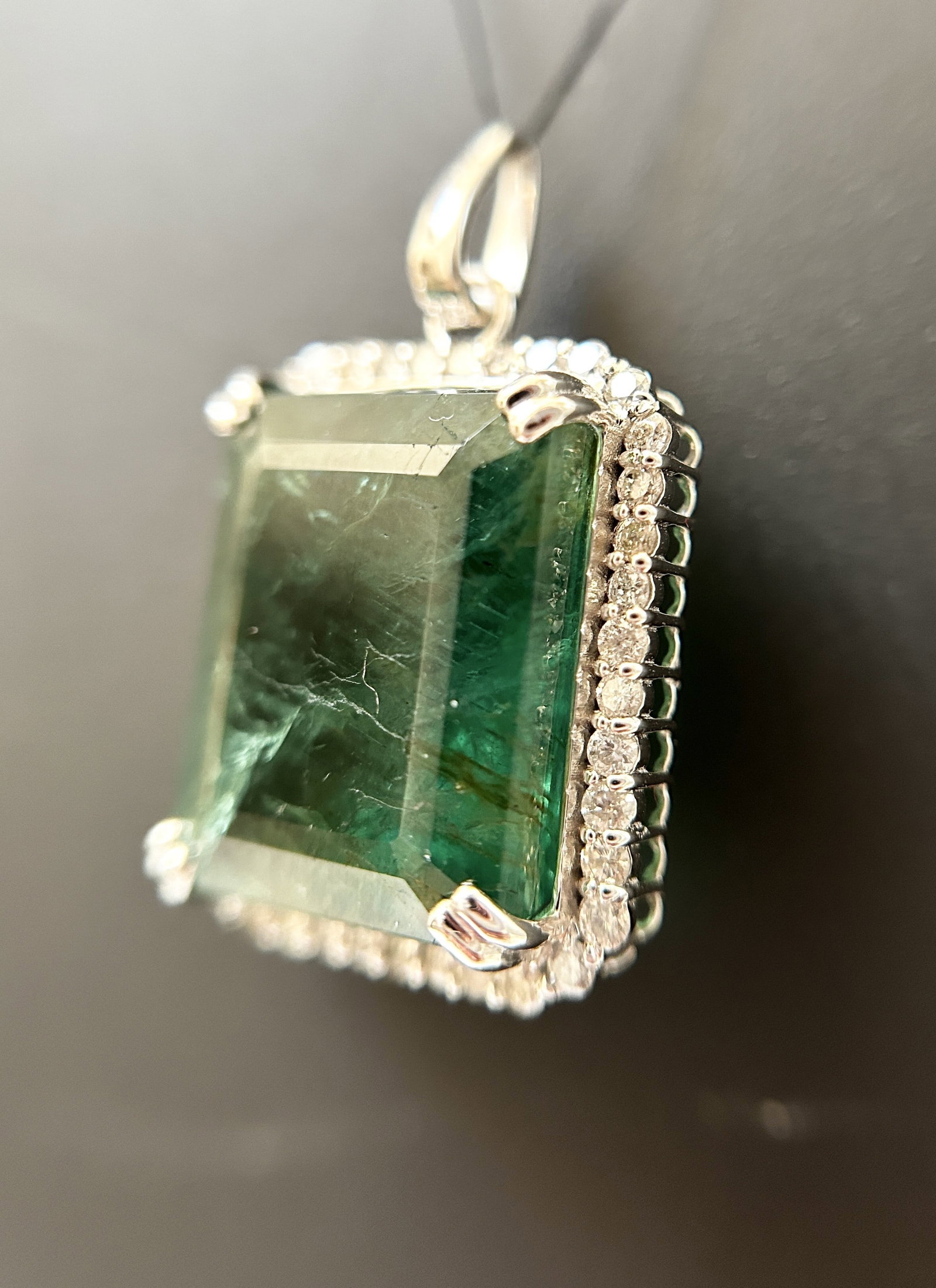 Beautiful 24.18 ct Natural Emerald With Natural Diamonds & 18k Gold - 7