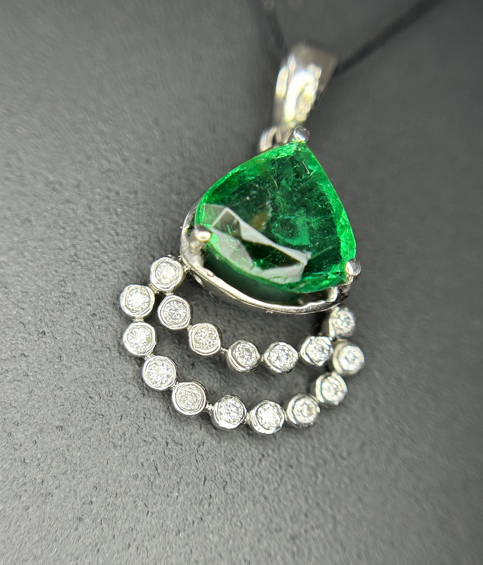 Beautiful 1.37ct Natural Emerald Pendant With Diamonds & 950 Platinum - 10